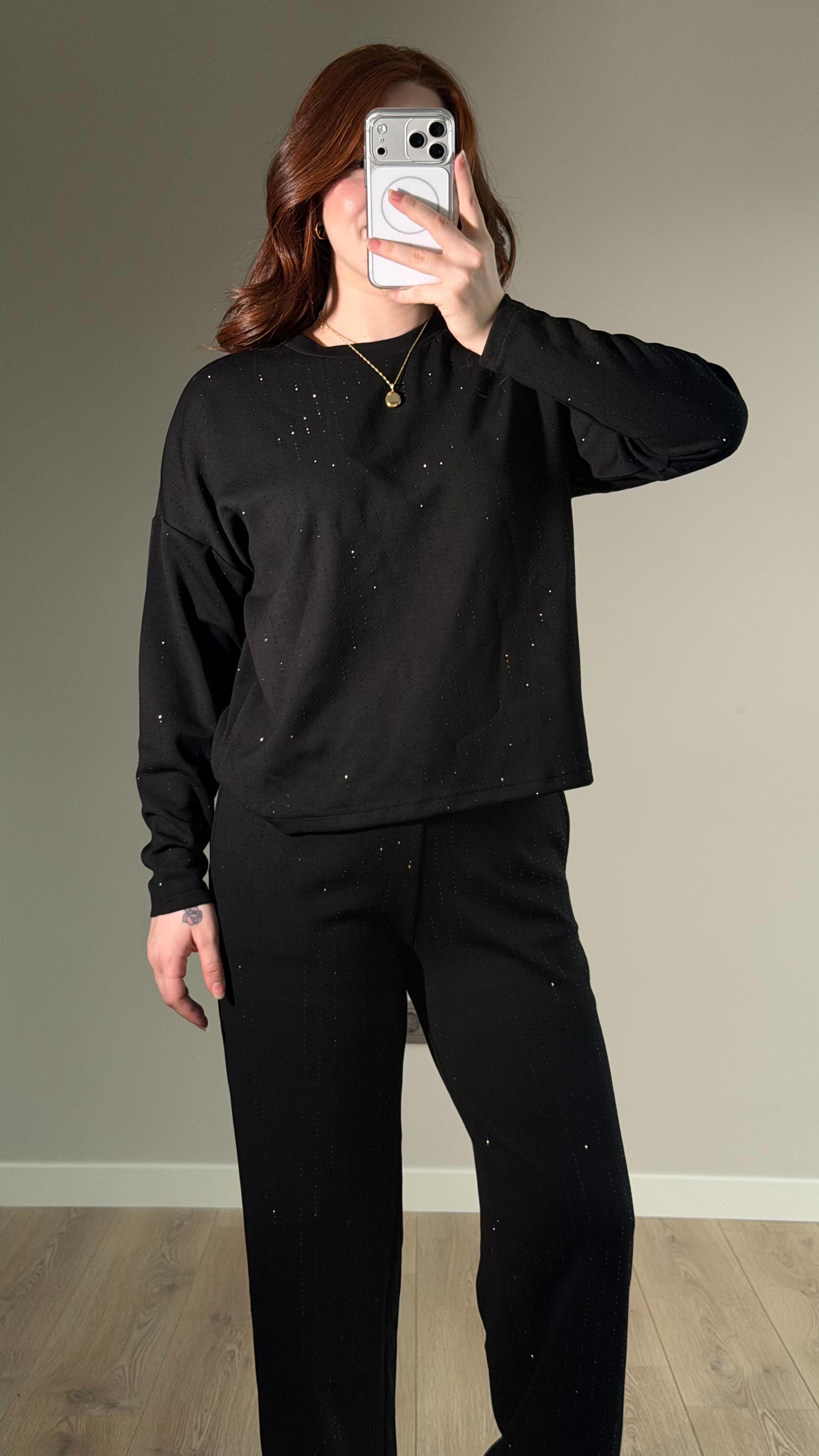 Sudamlacıklı Taşlı Model Takım Siyah