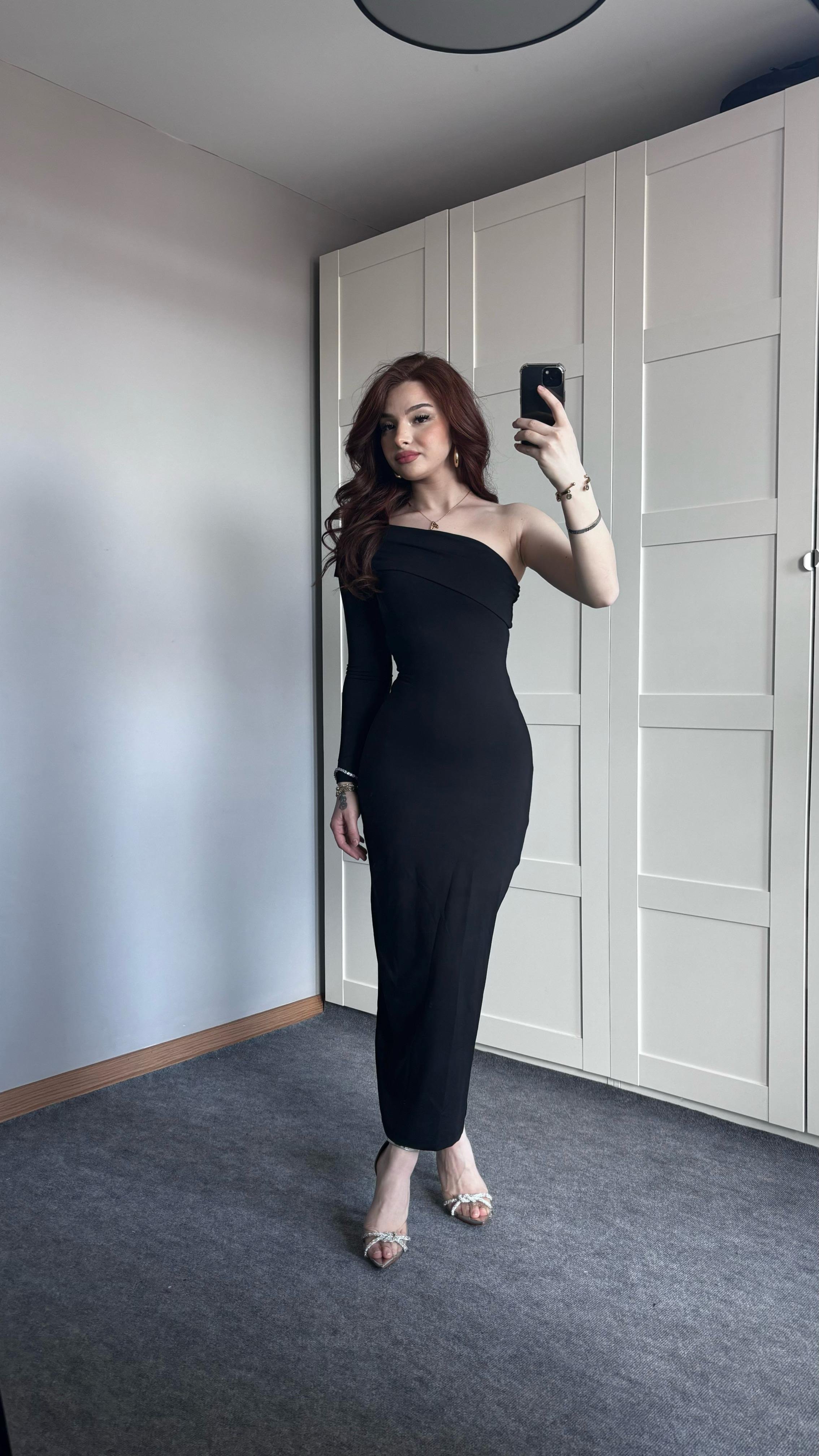 Tek Kol Uzun Madonna Elbise Siyah
