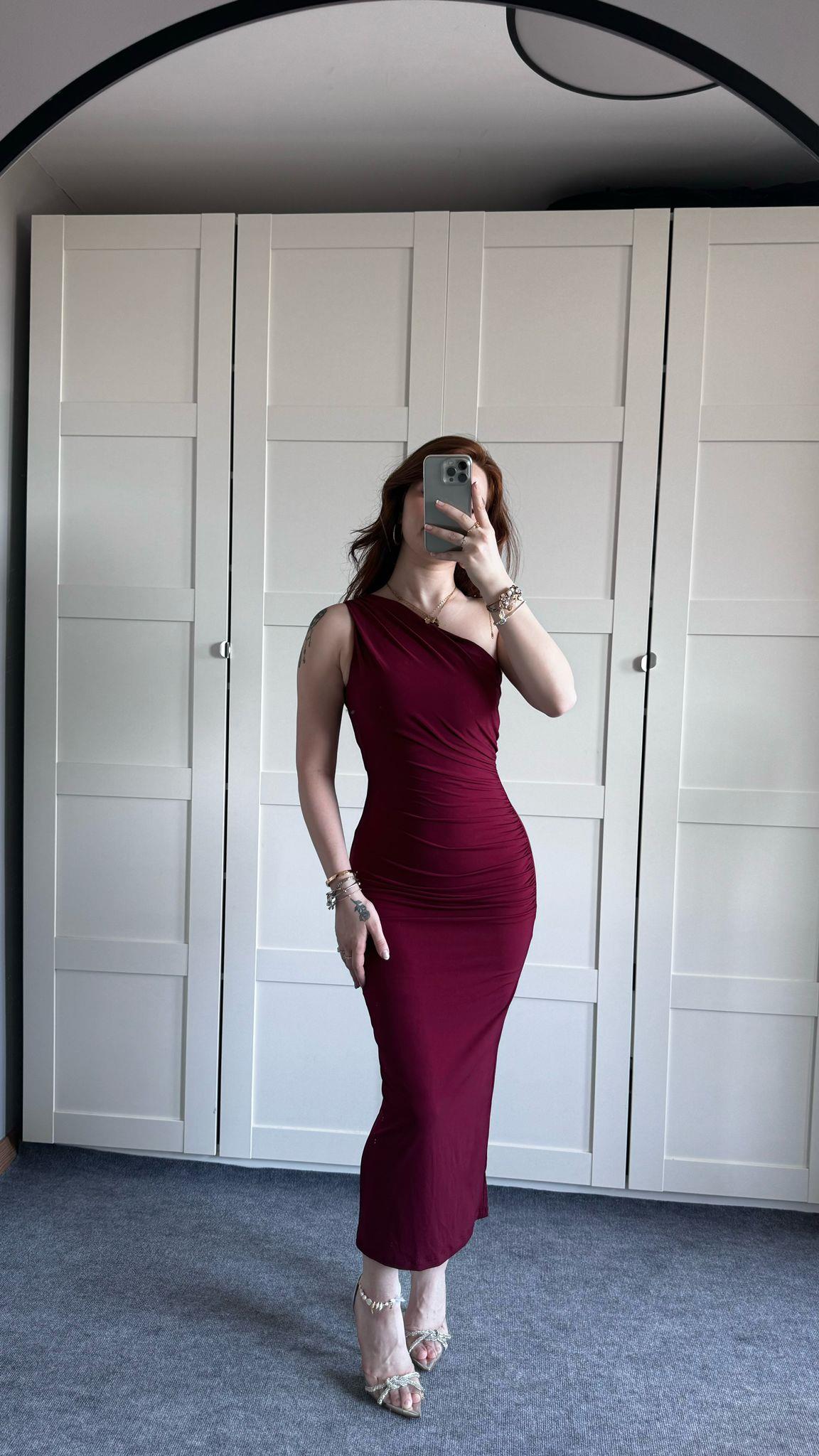Tek Omuz Büzgülü Bordo Elbise