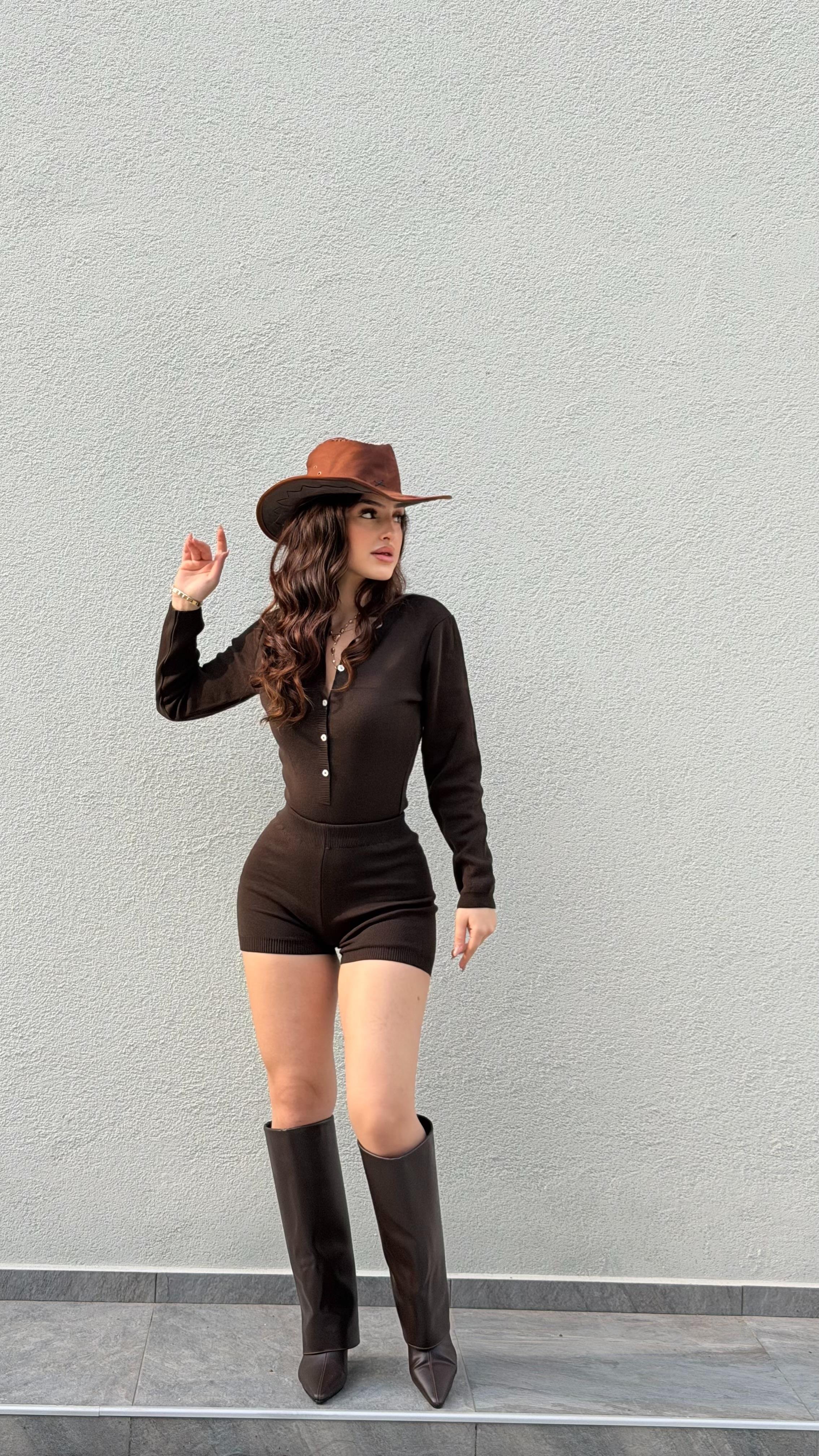Triko Bodysuit Şort Takım Kahverengi