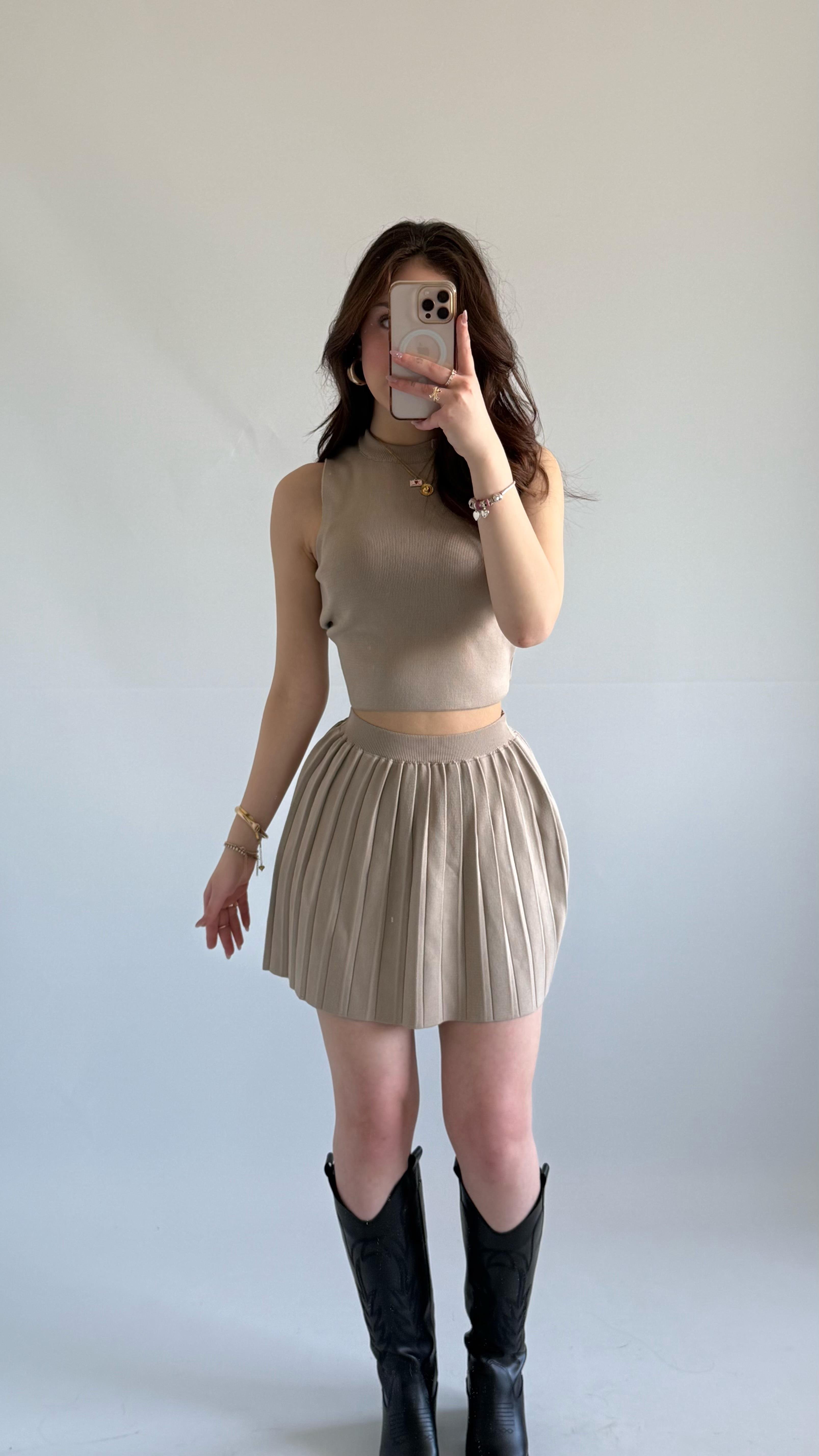 Triko Crop Pileli Etek Takım Bej