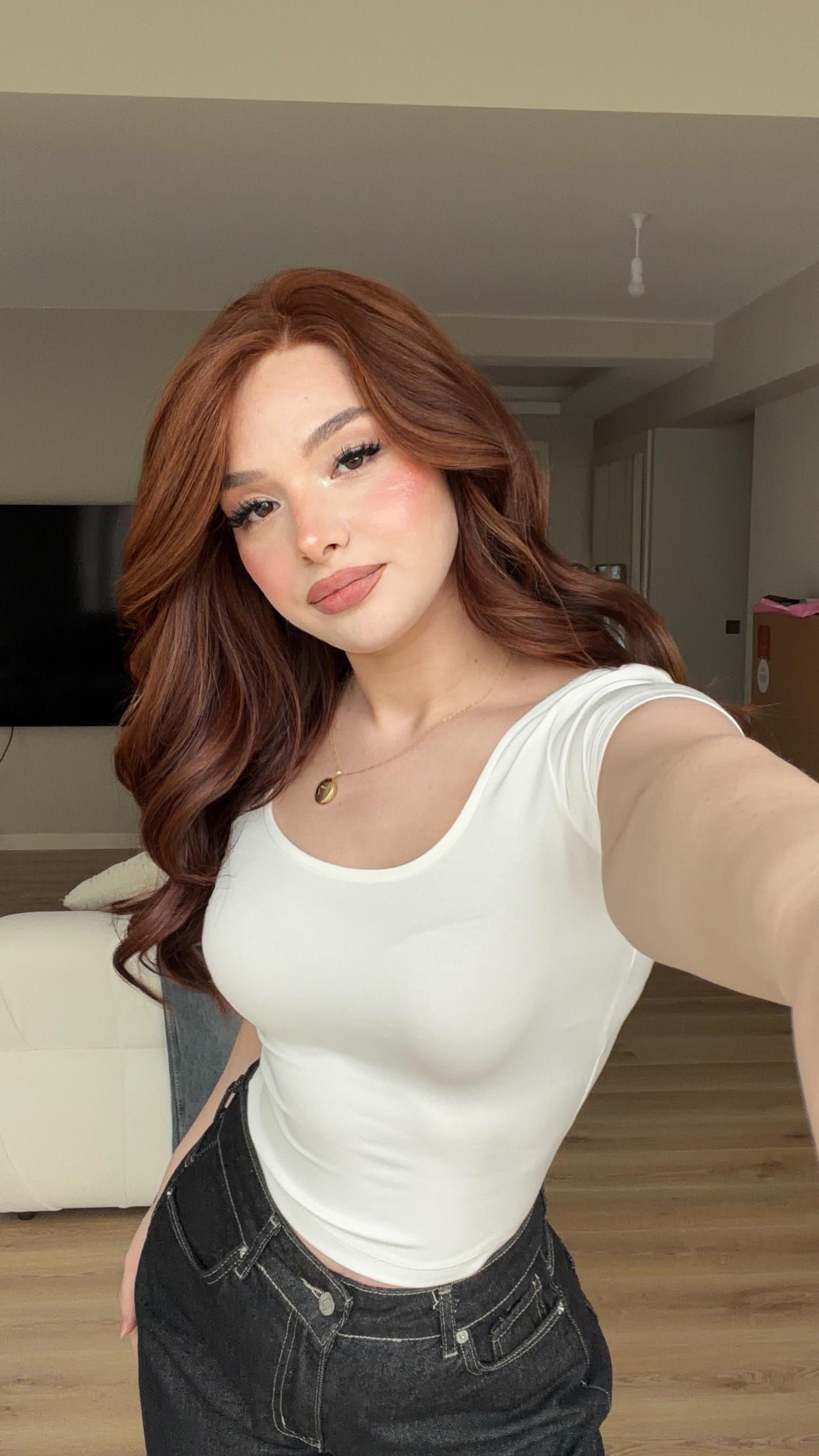 U Yaka Basıc Crop Beyaz