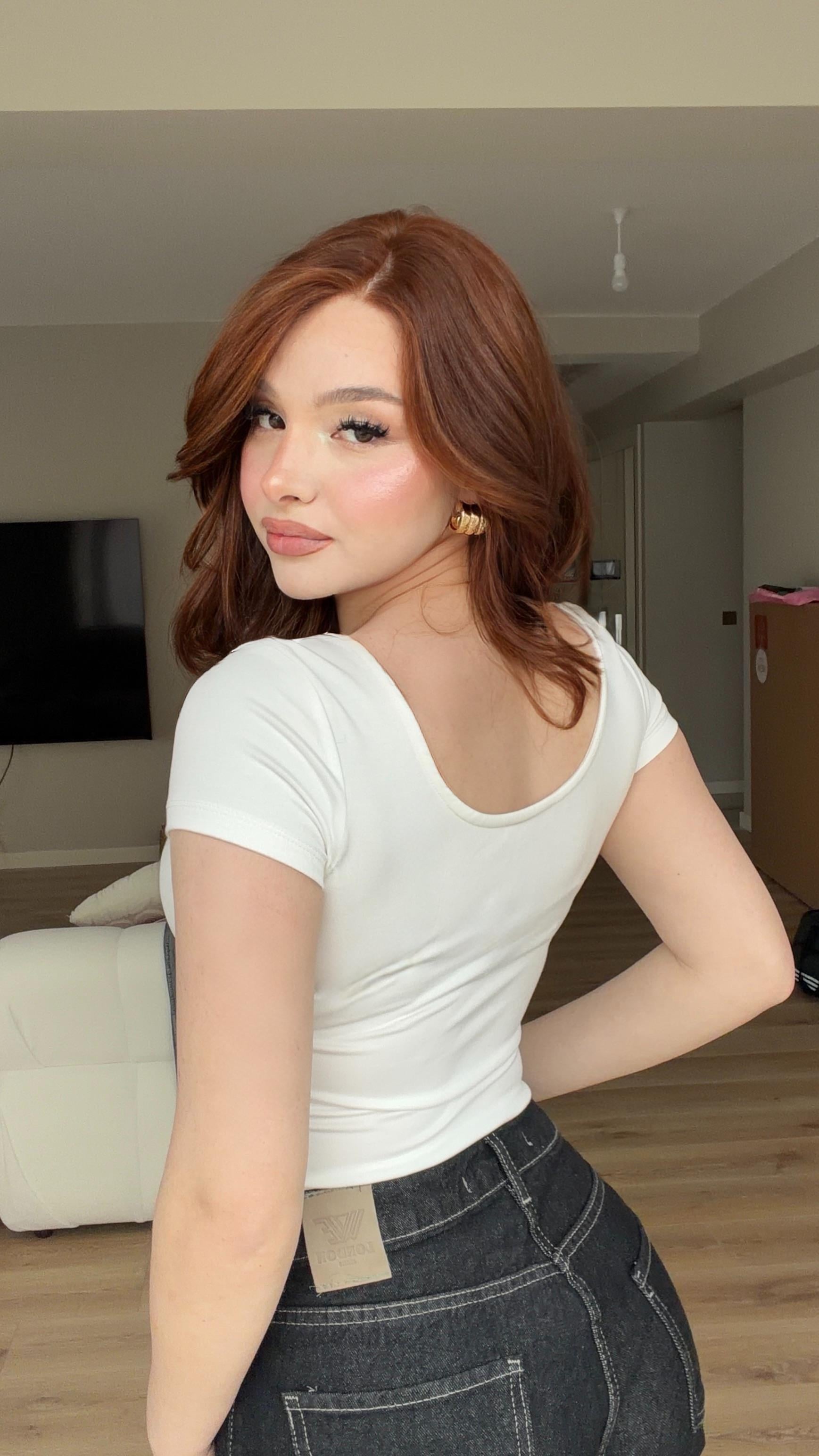 U Yaka Basıc Crop Beyaz