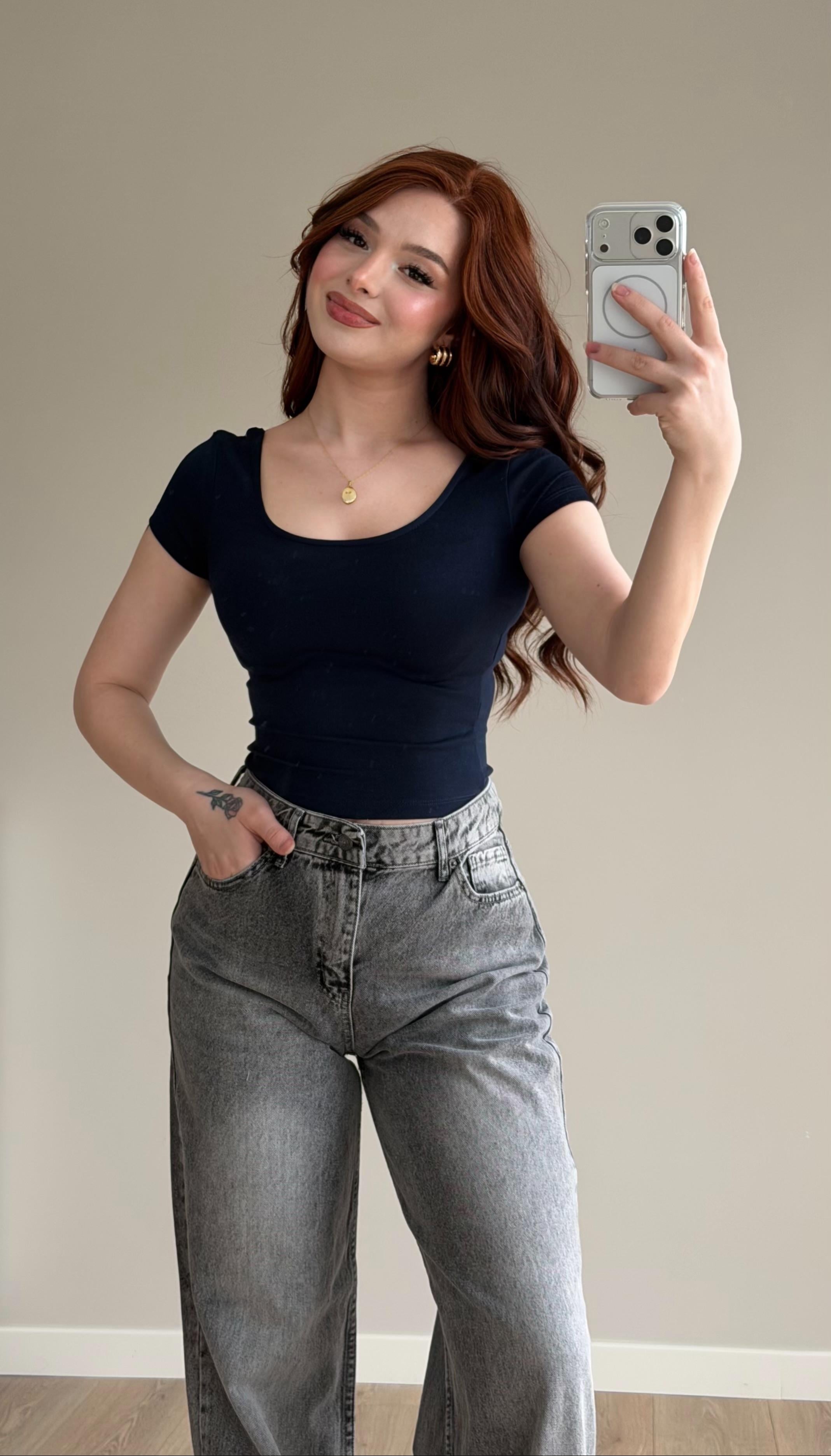 U Yaka Basıc Crop Lacivert