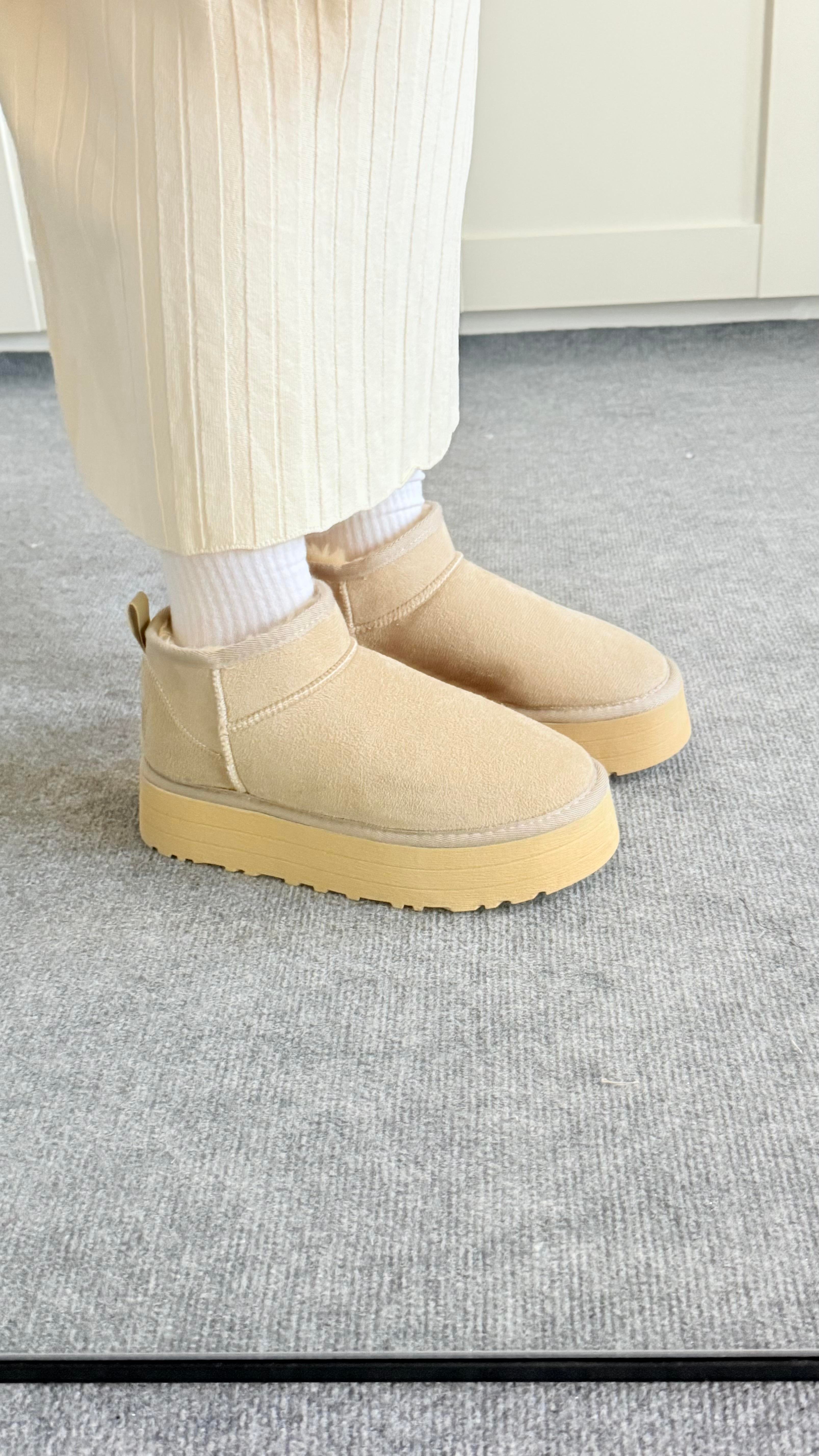 Ugg Bot Uzun Kürklü Bej 