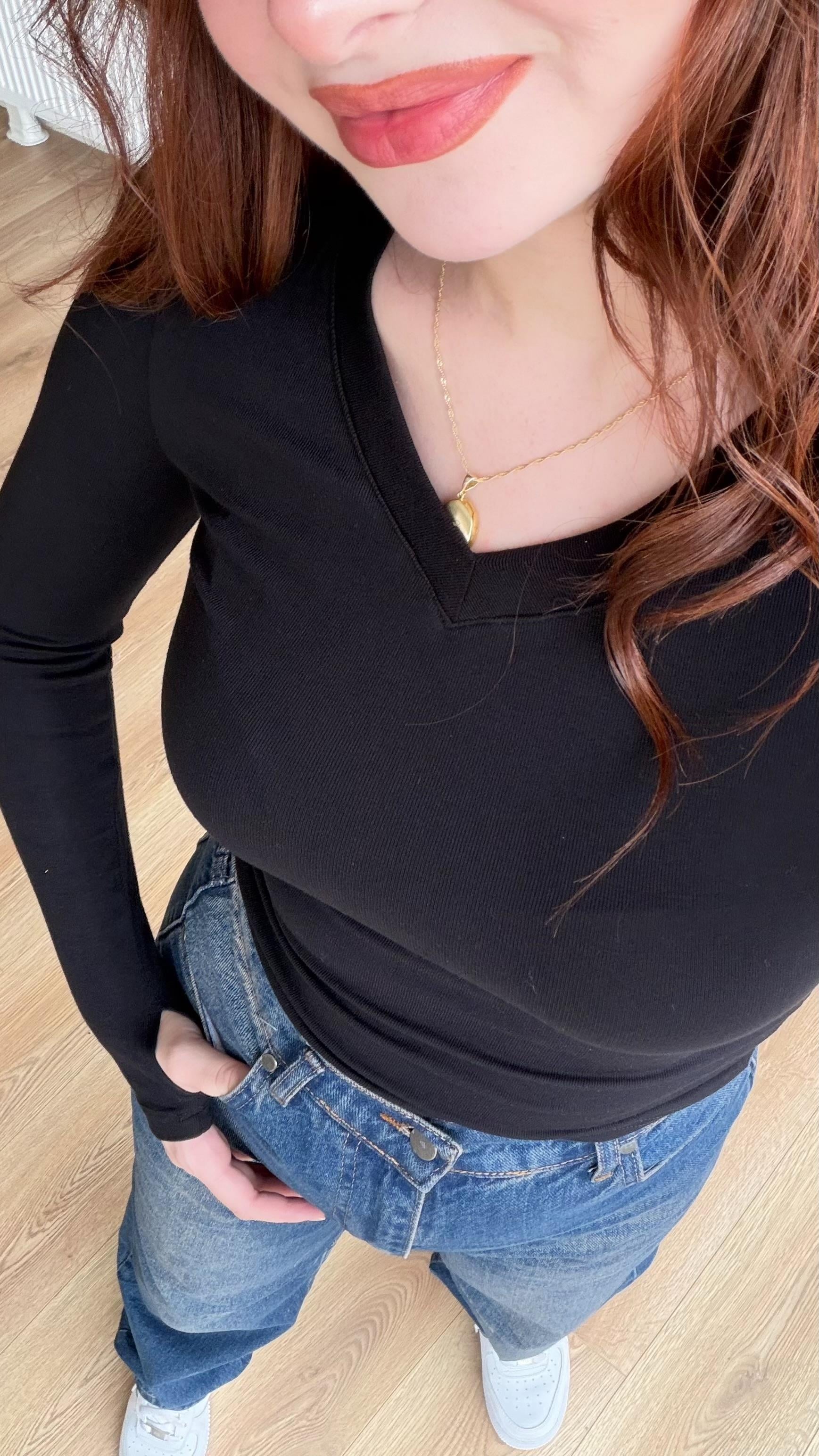 V yaka Parmak Geçirmeli Uzun Kol Crop Siyah