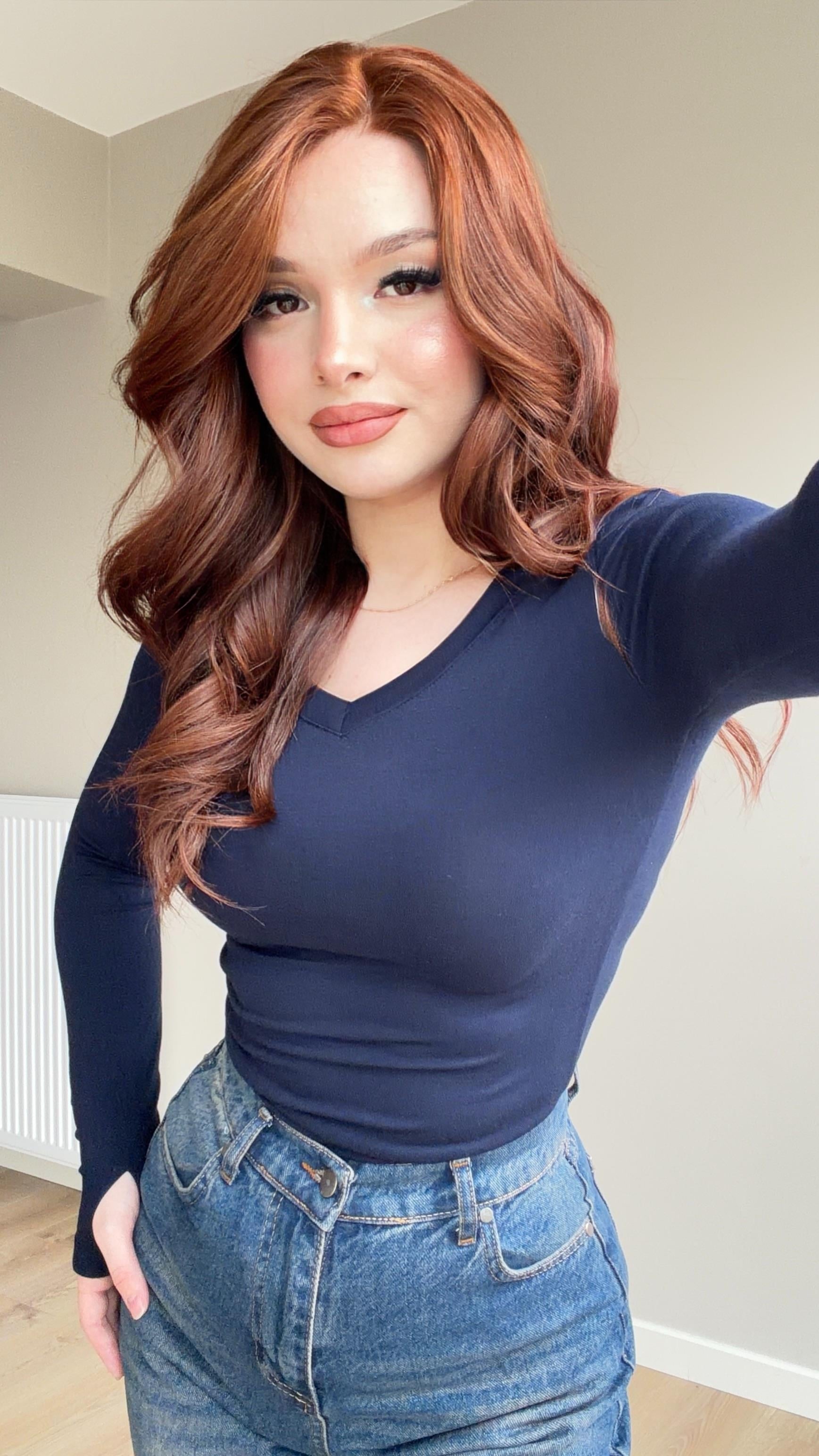 V yaka Parmak Geçirmeli Uzun Kol Crop Lacivert