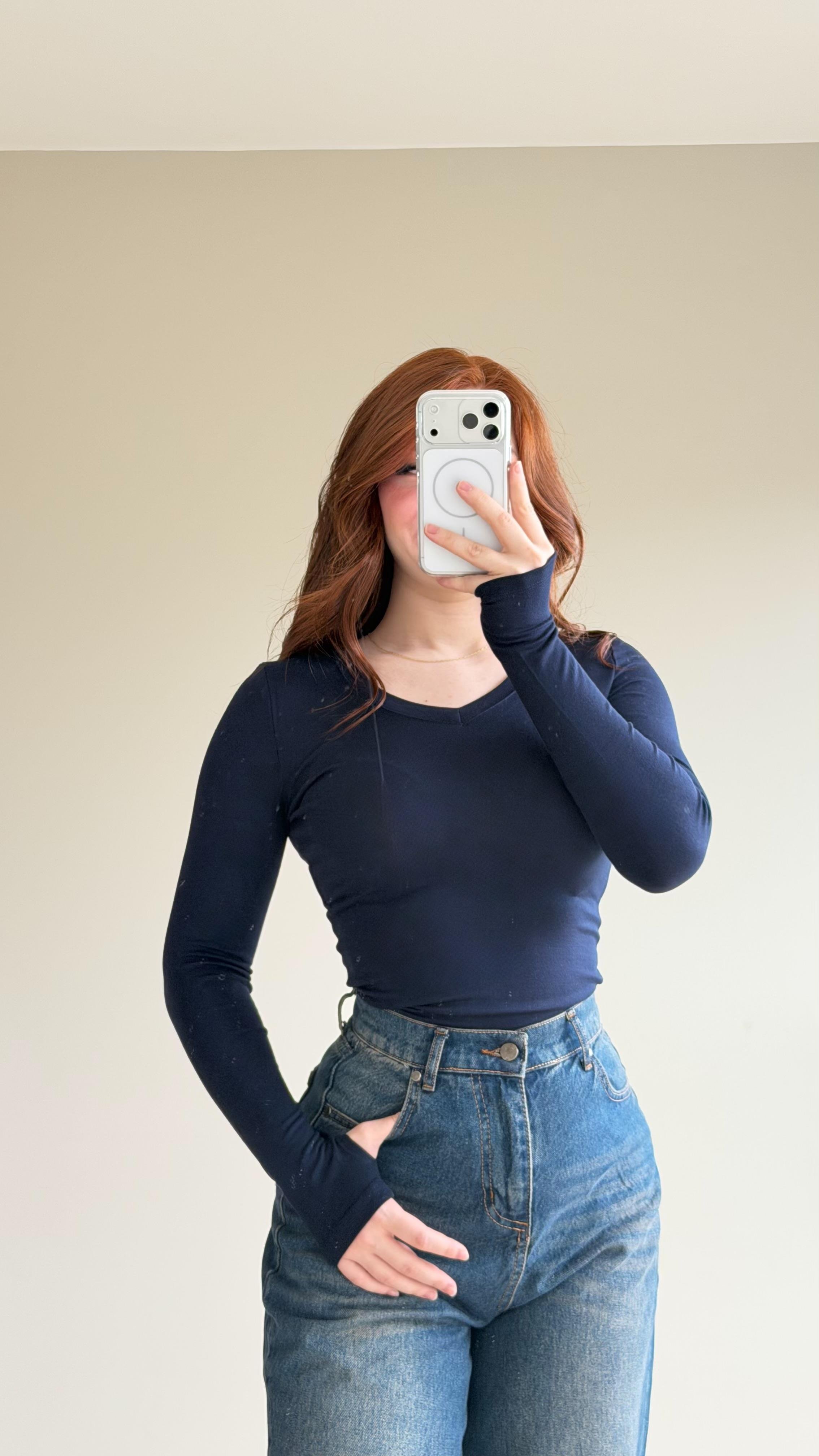 V yaka Parmak Geçirmeli Uzun Kol Crop Lacivert