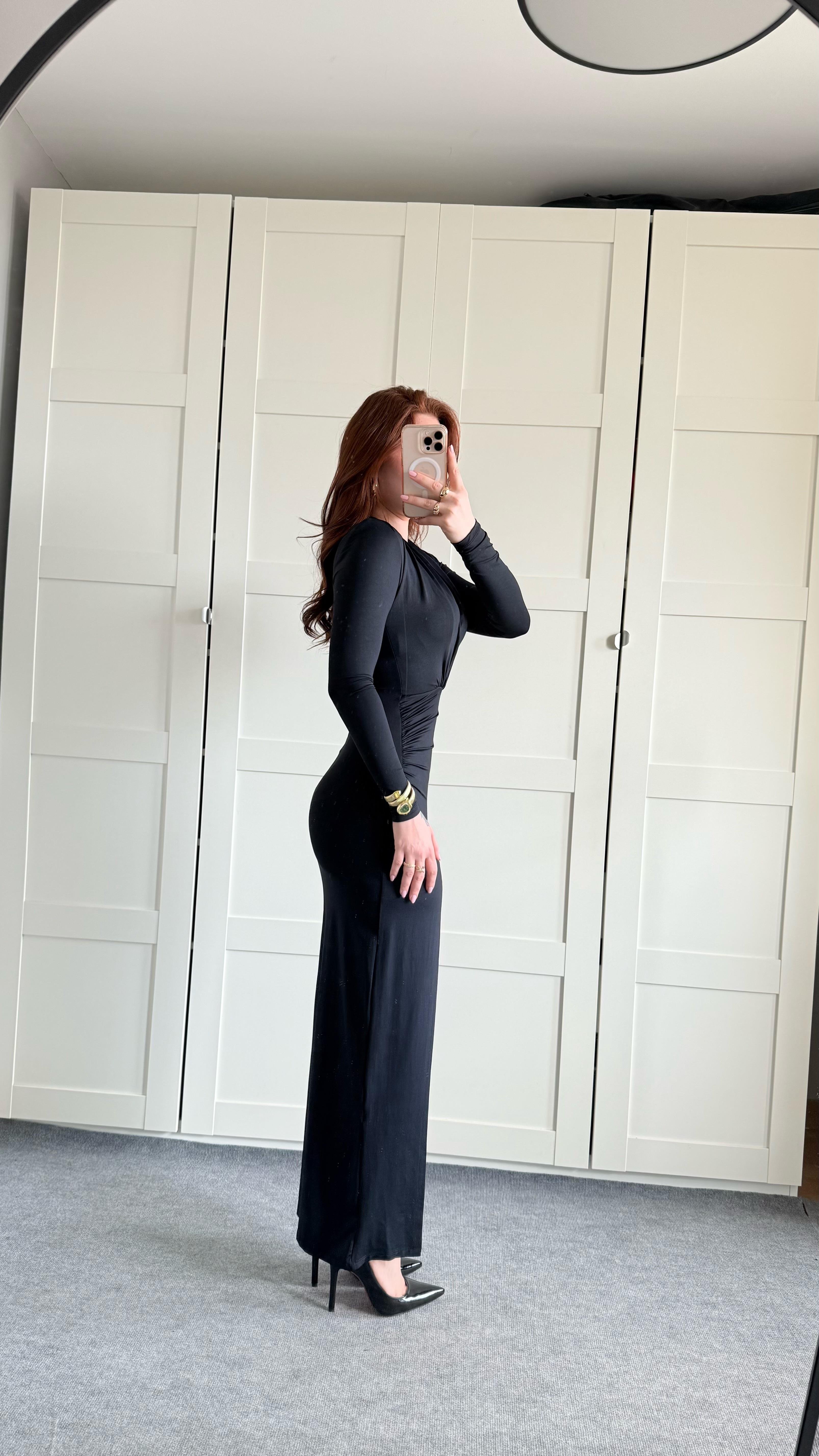 Vatkalı Dekolteli Elbise Siyah