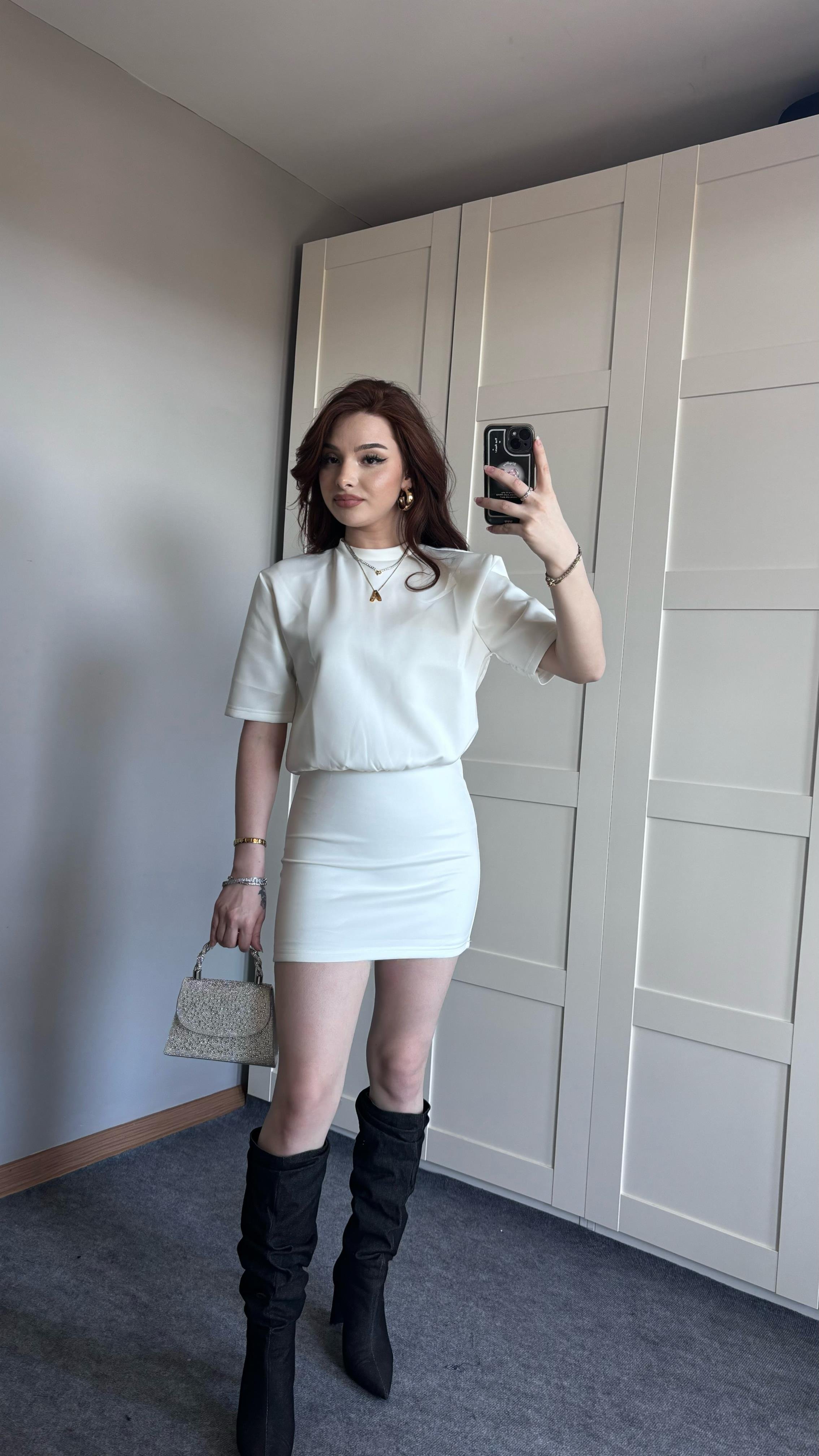 Vatkalı Mini Beyaz Elbise