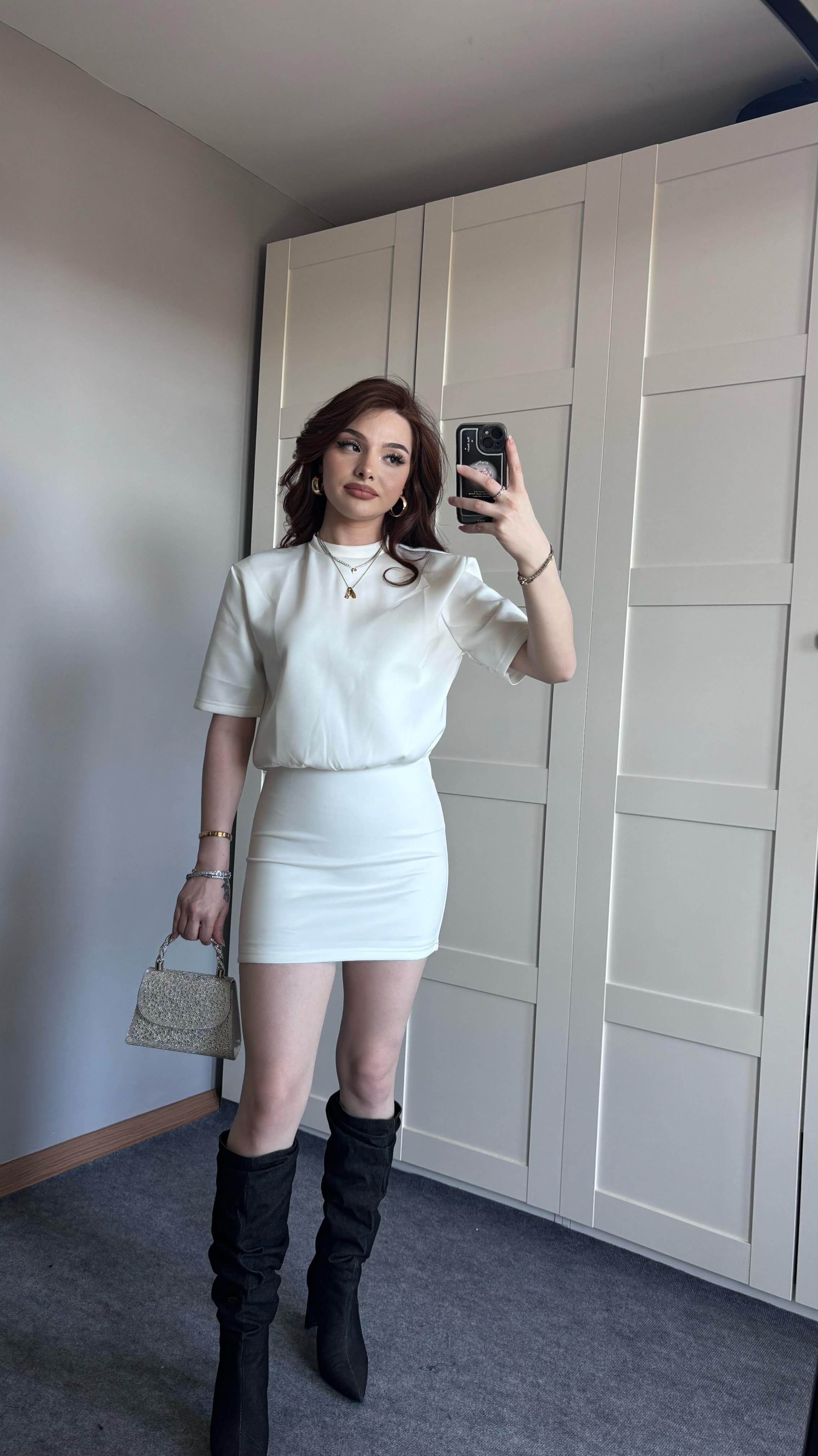 Vatkalı Mini Beyaz Elbise