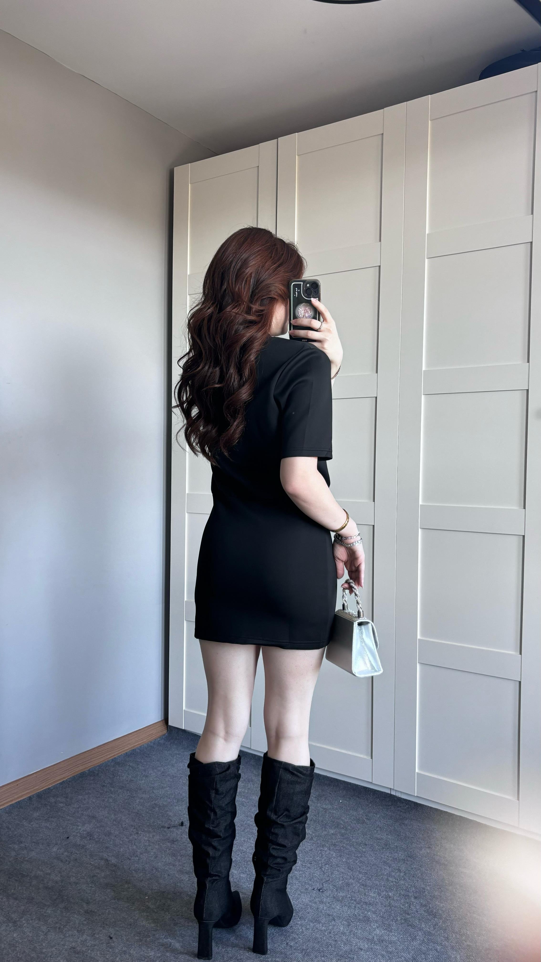 Vatkalı Mini siyah Elbise