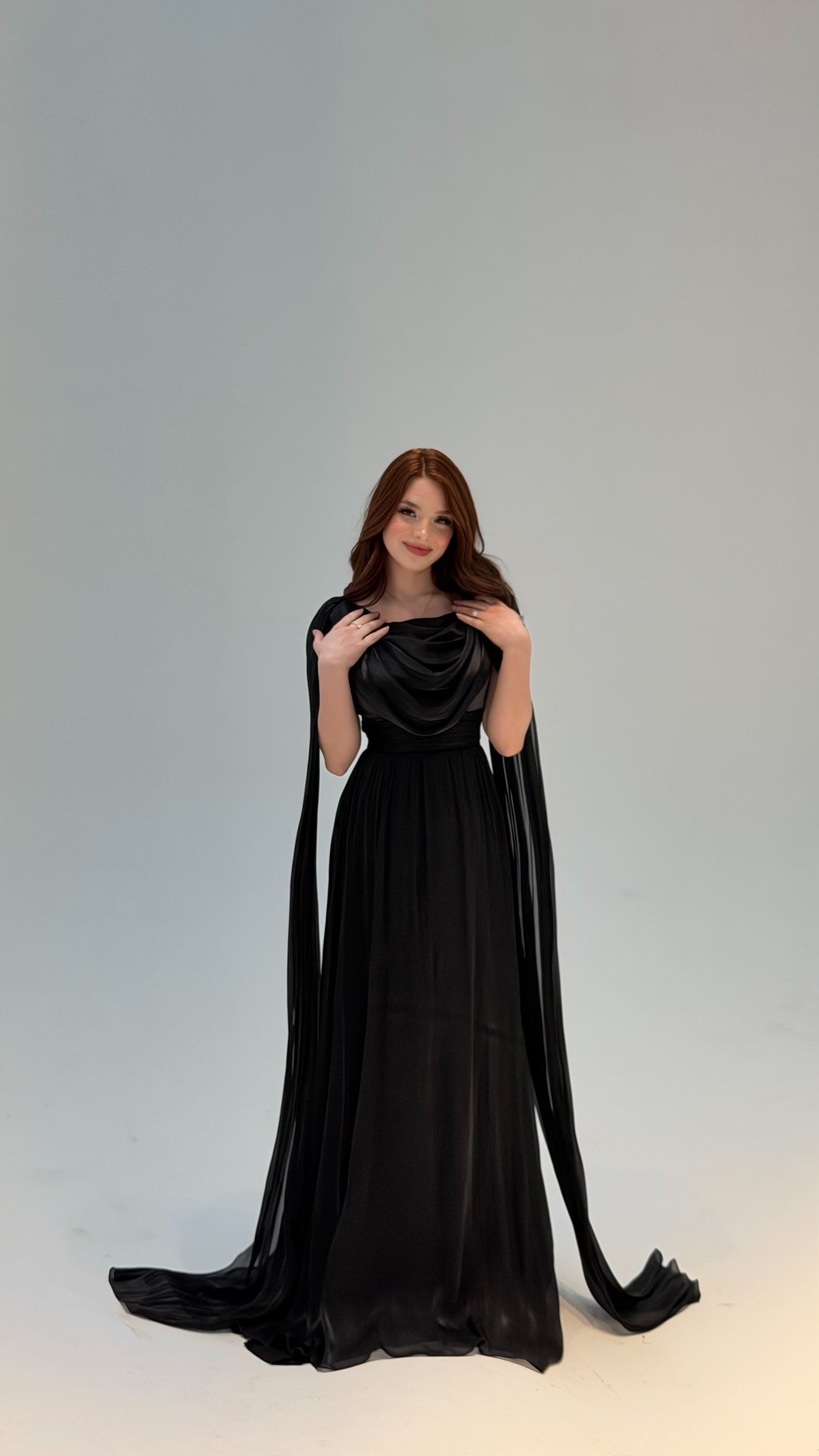 Velvet Pelerinli Abiye Siyah