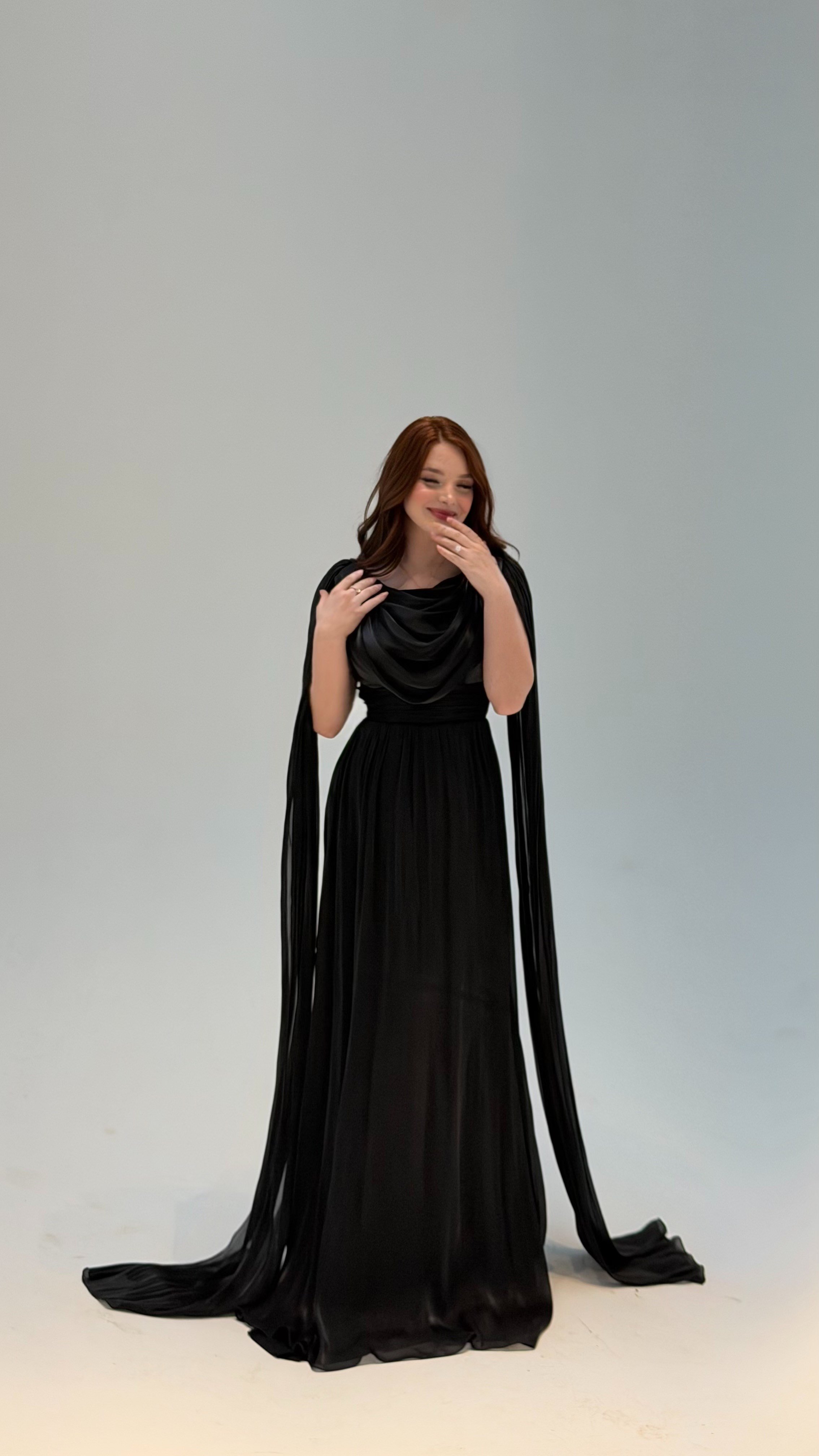 Velvet Pelerinli Abiye Siyah
