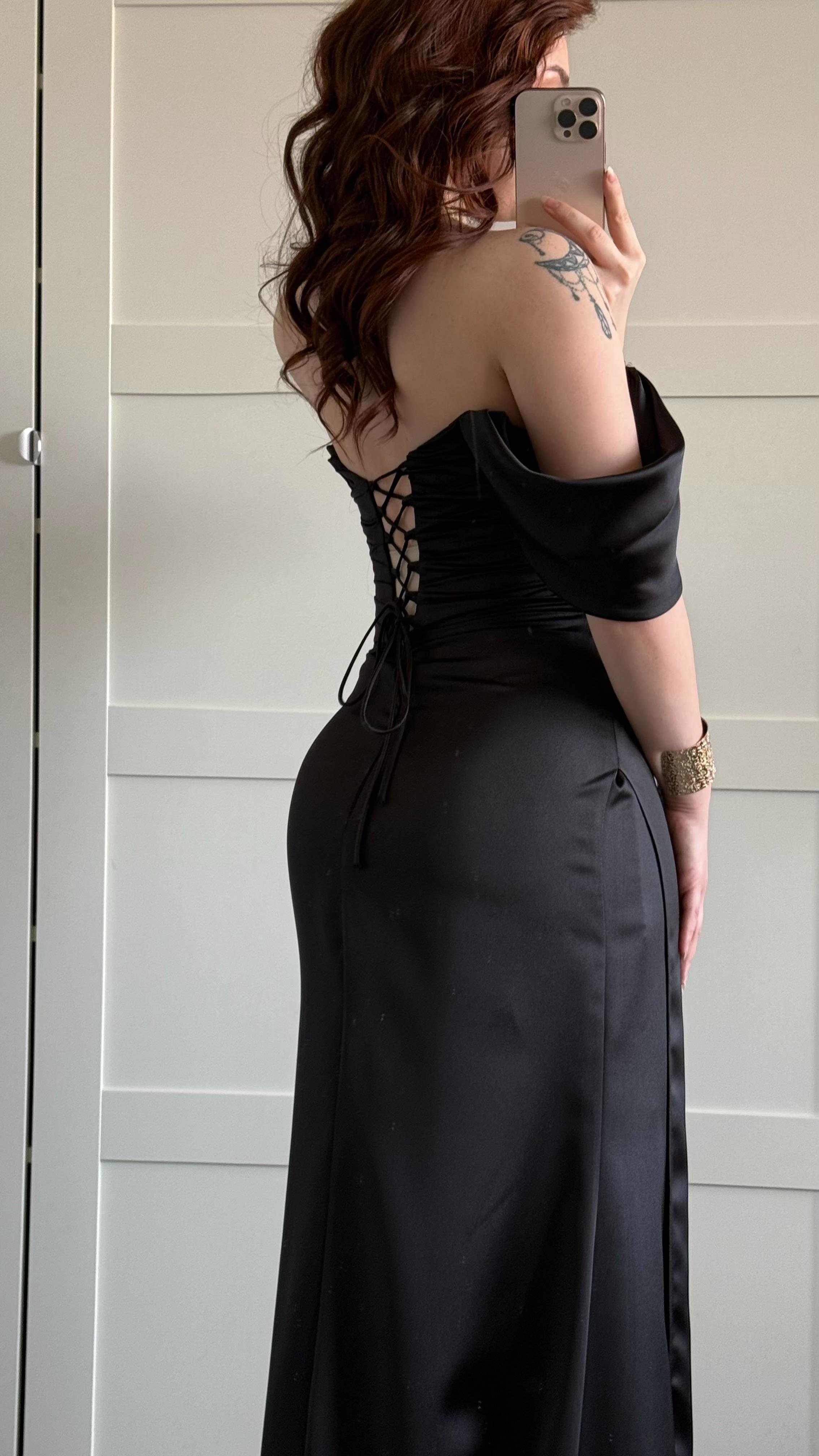 Veronica Abiye Siyah