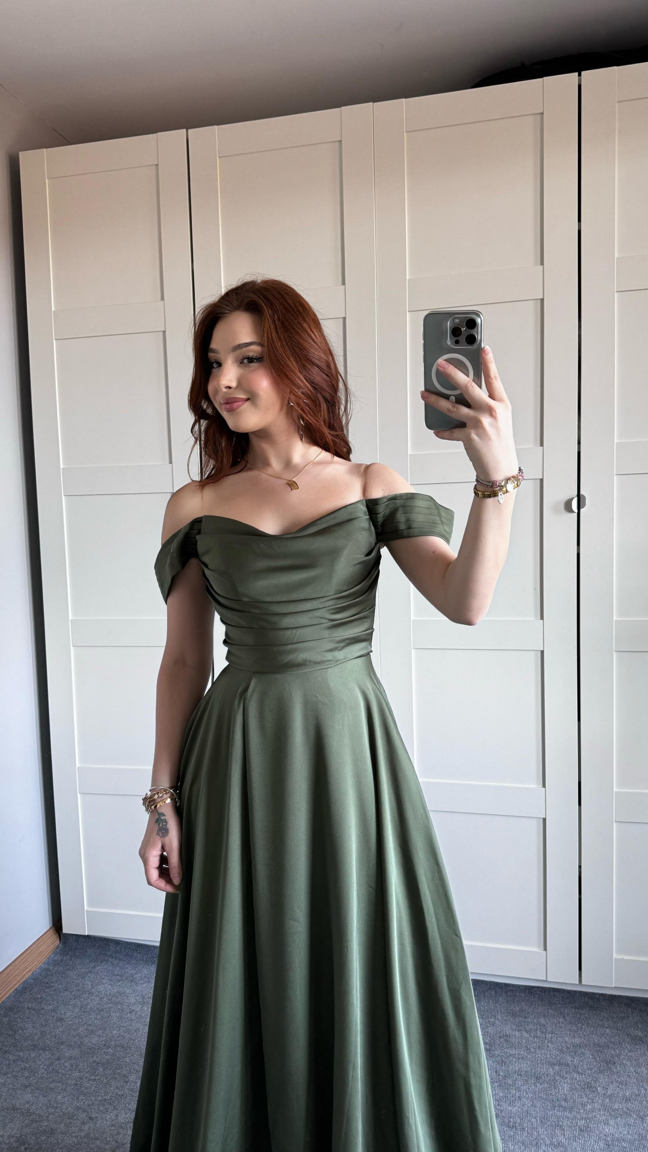 Viola Saten Düşük Omuz Haki Yeşil Abiye