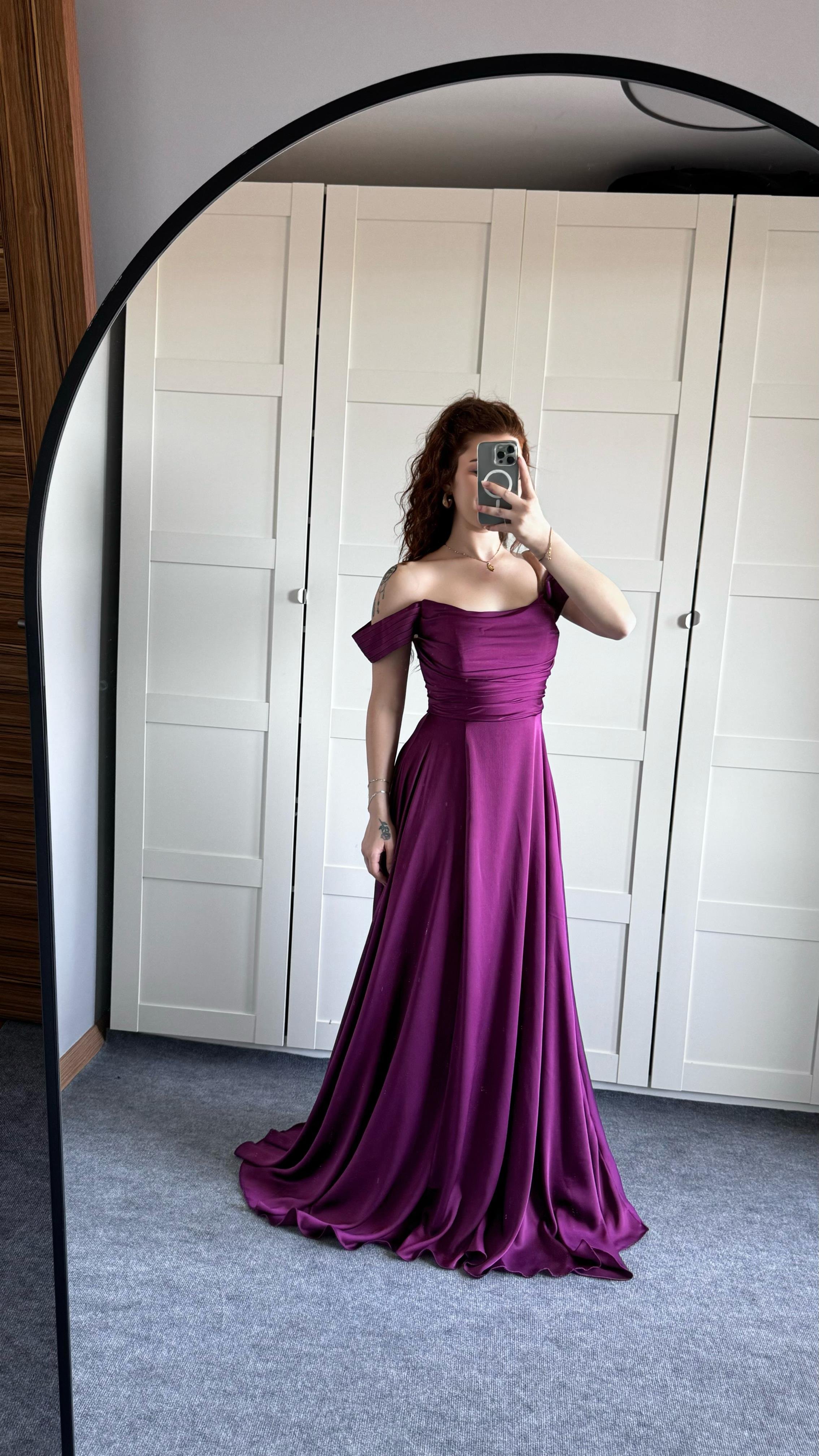 Viola Saten Düşük Omuz Mürdüm Abiye
