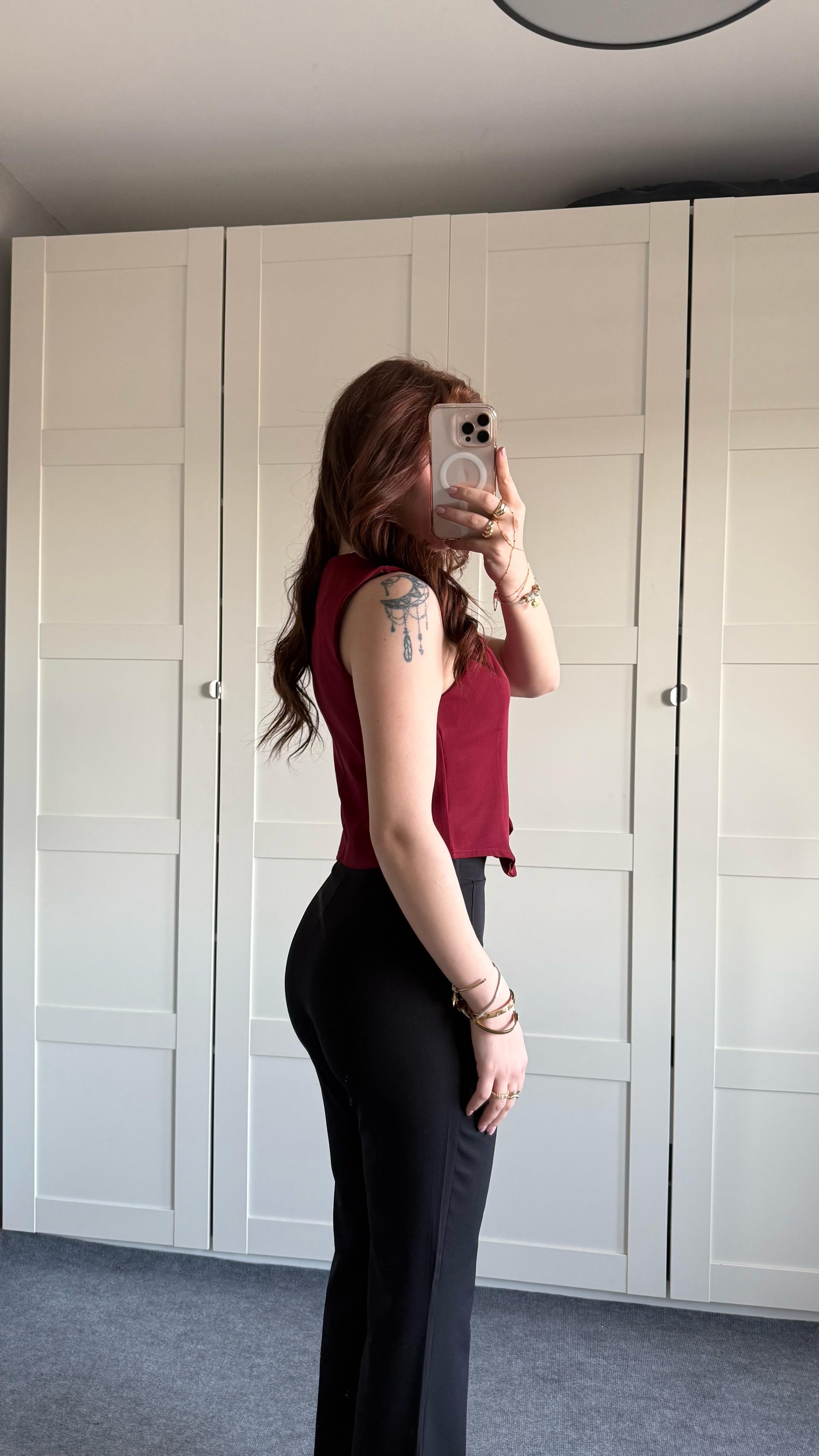 Vücuda Oturan Kısa Dokuma Yelek Bordo