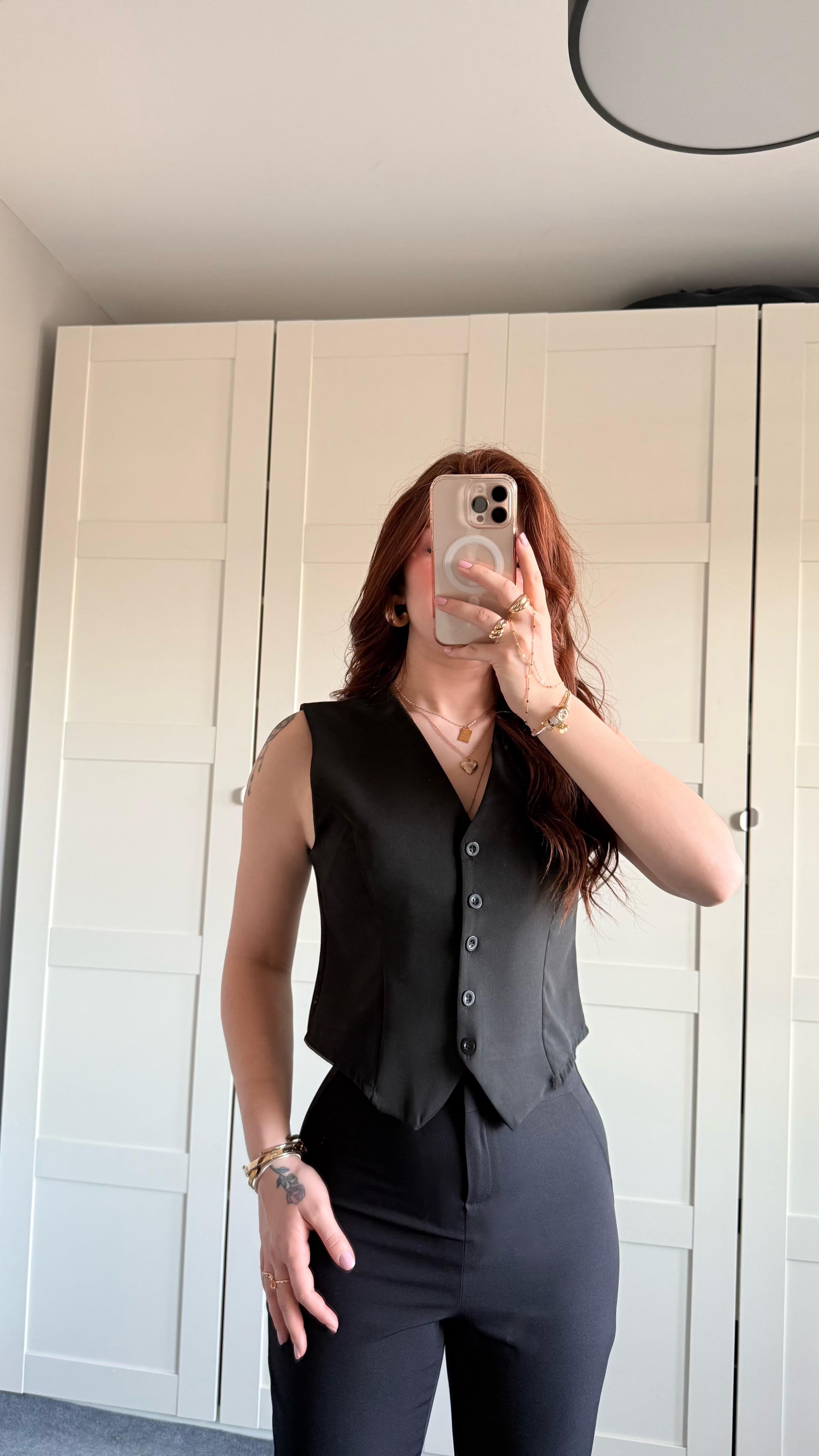 Vücuda Oturan Kısa Dokuma Yelek Siyah