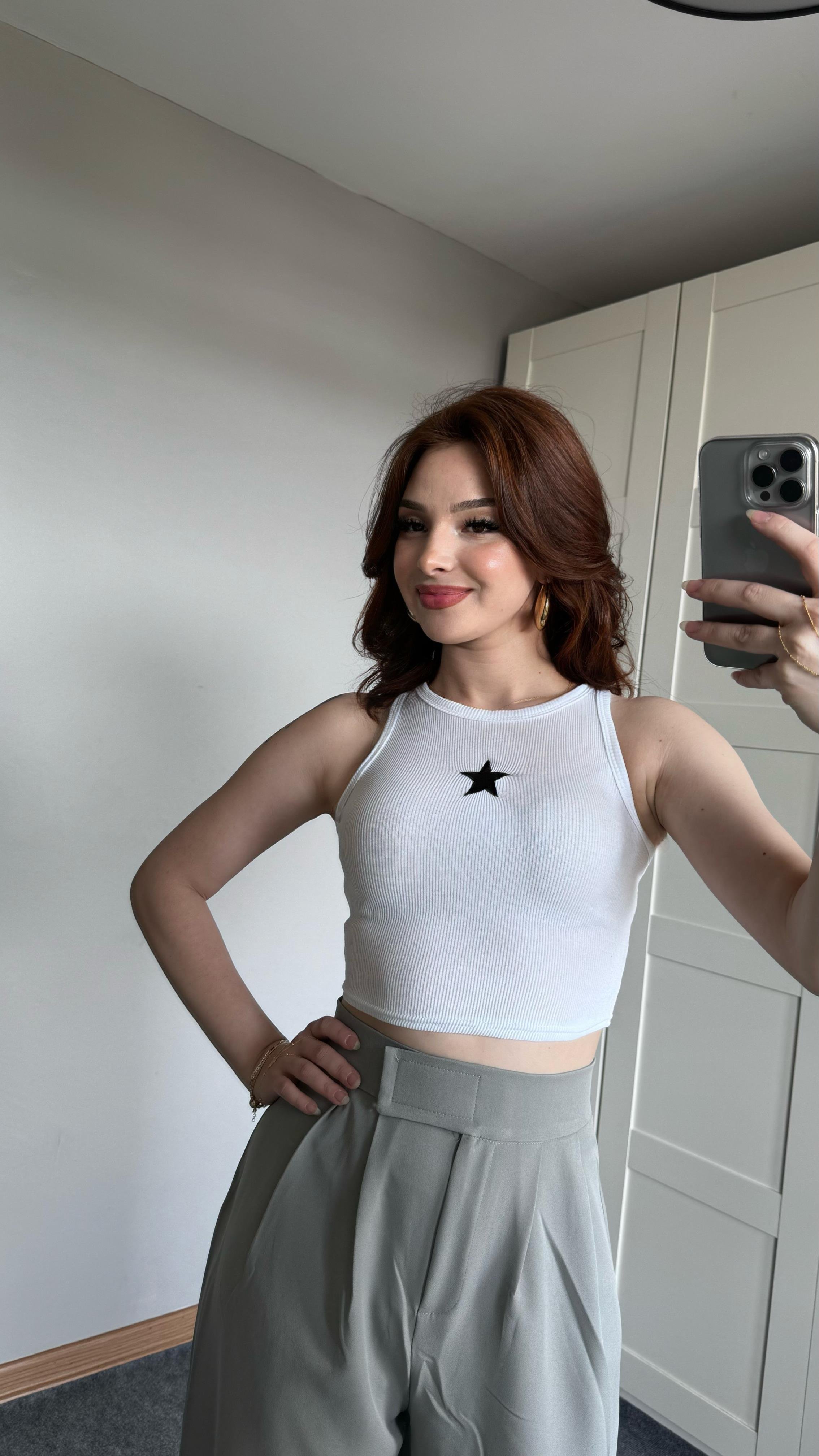 Yıldız Baskılı Crop Beyaz