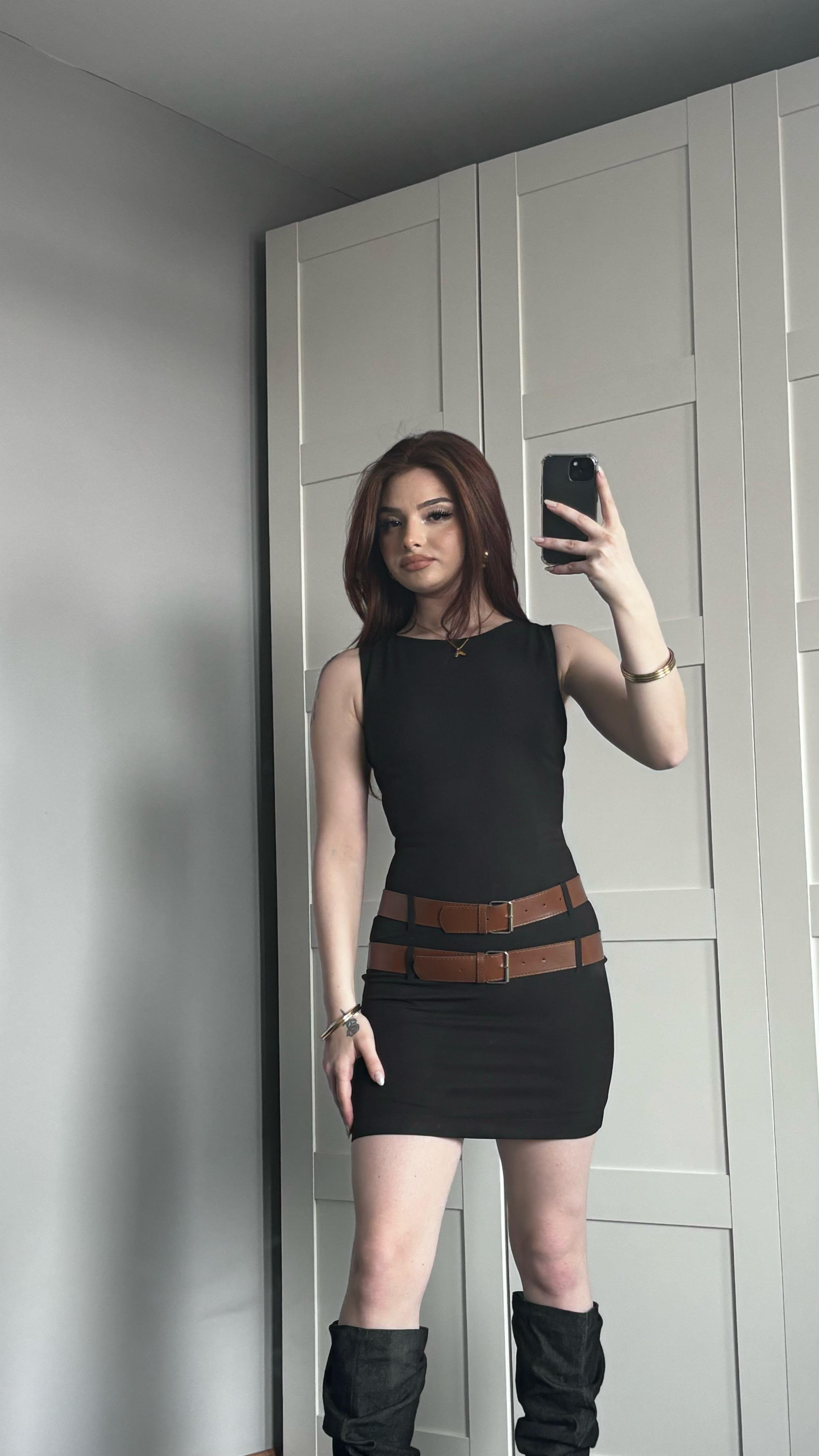 Zr Model Kemerli Elbise Siyah