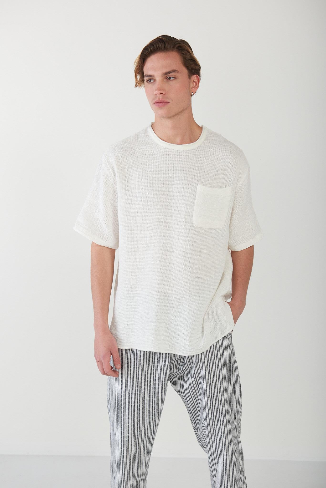 Kafes Örgülü Cep Detaylı Basic T-Shirt