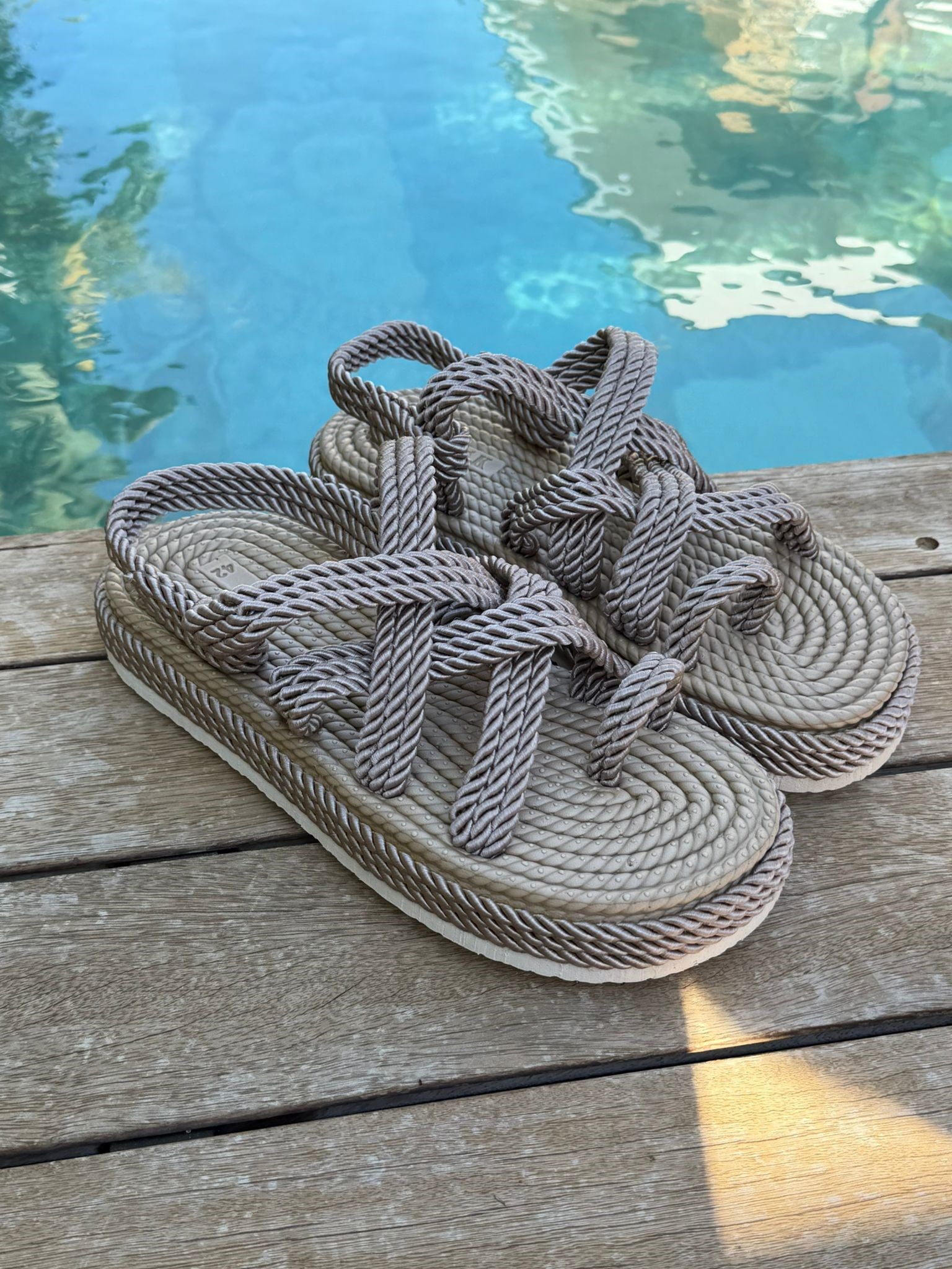 Kalın Hasır Taban İpli Sandalet