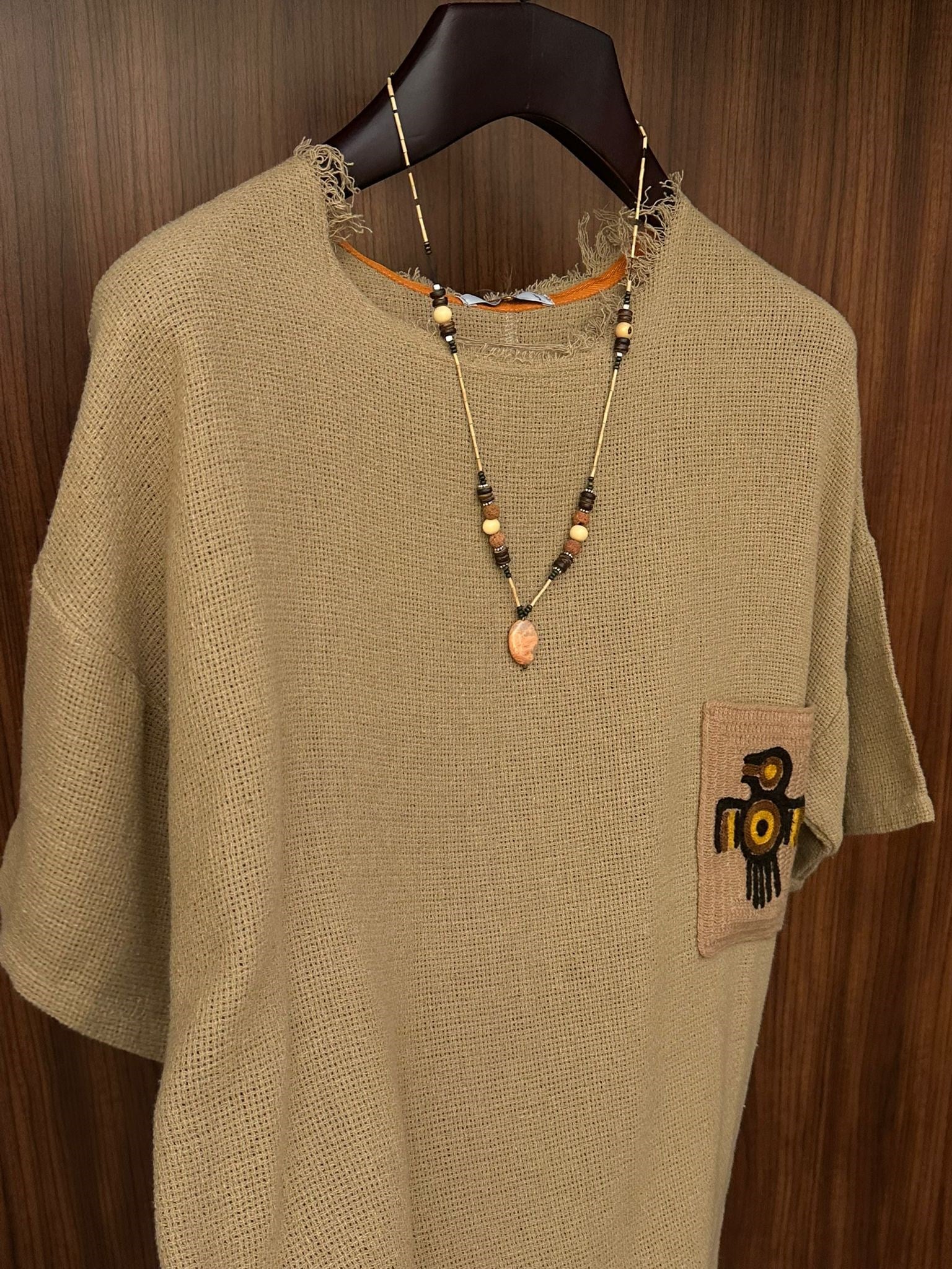 Karga Detail Buldan T-Shirt