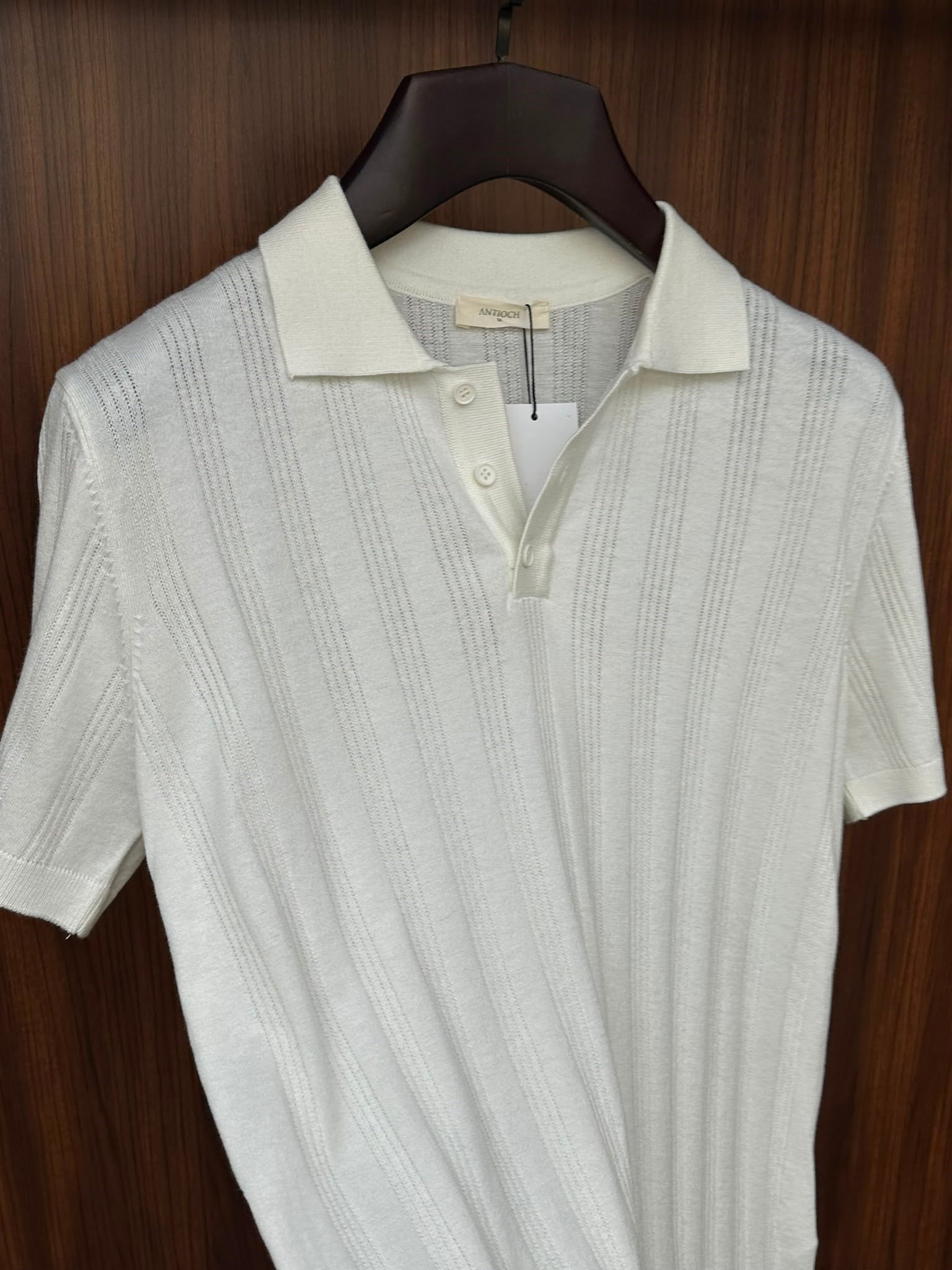 Nakış İşleme Detaylı Yakalı Triko T-Shirt