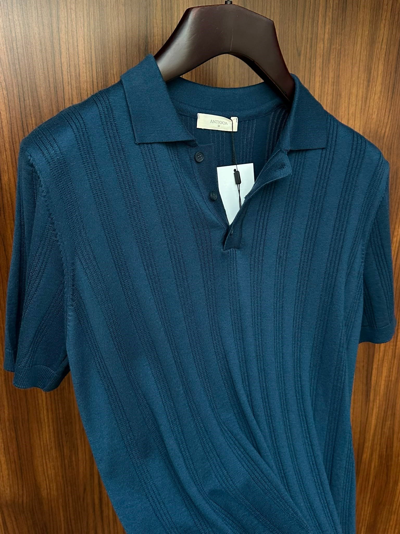 Nakış İşleme Detaylı Yakalı Triko T-Shirt