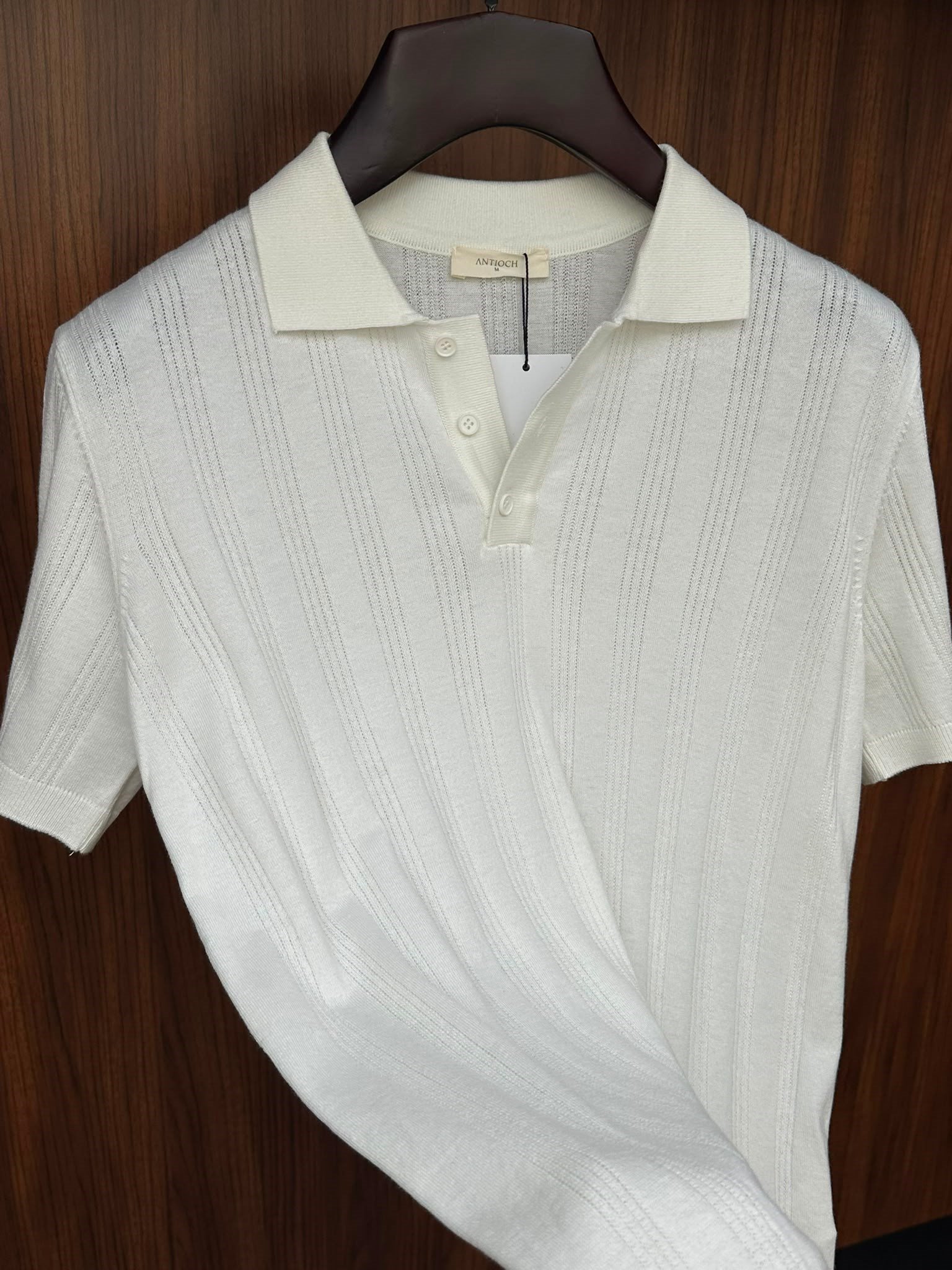 Nakış İşleme Detaylı Yakalı Triko T-Shirt