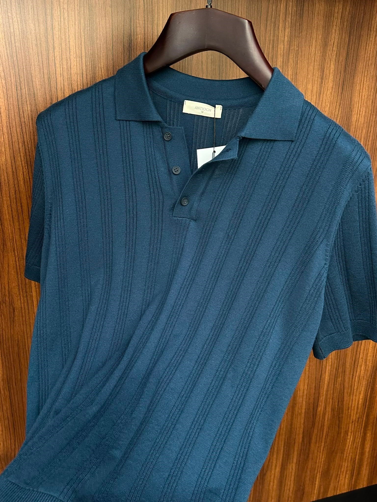 Nakış İşleme Detaylı Yakalı Triko T-Shirt