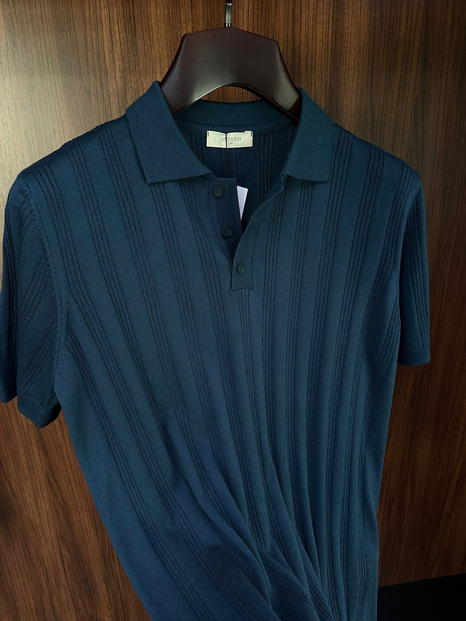Nakış İşleme Detaylı Yakalı Triko T-Shirt