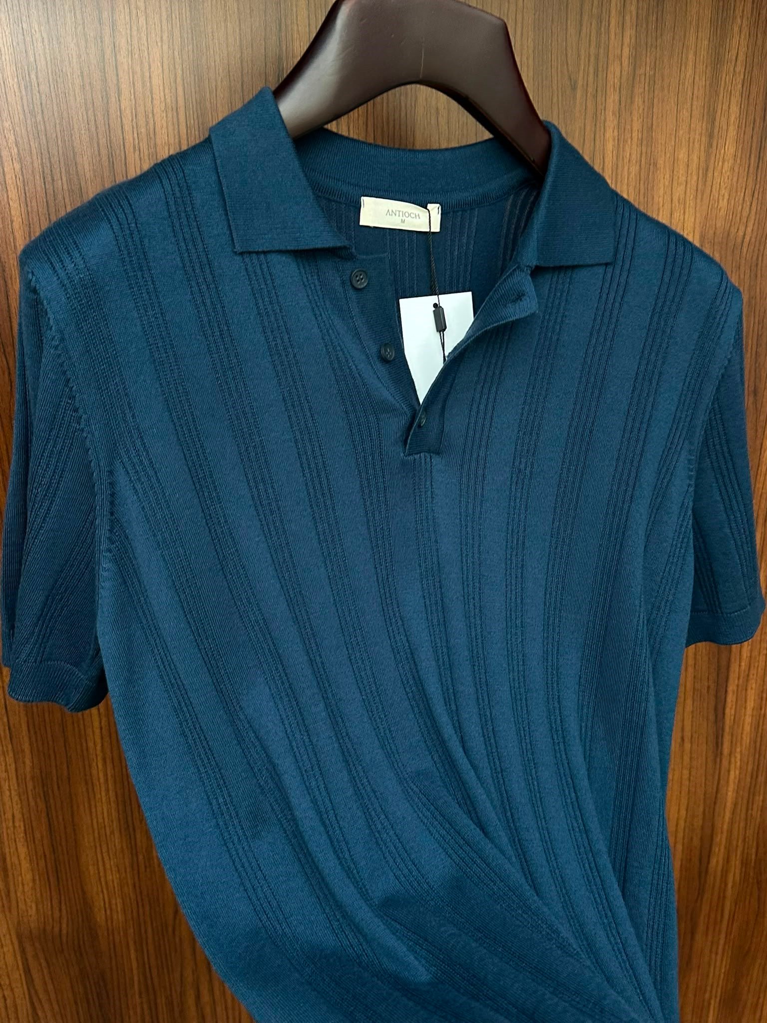 Nakış İşleme Detaylı Yakalı Triko T-Shirt