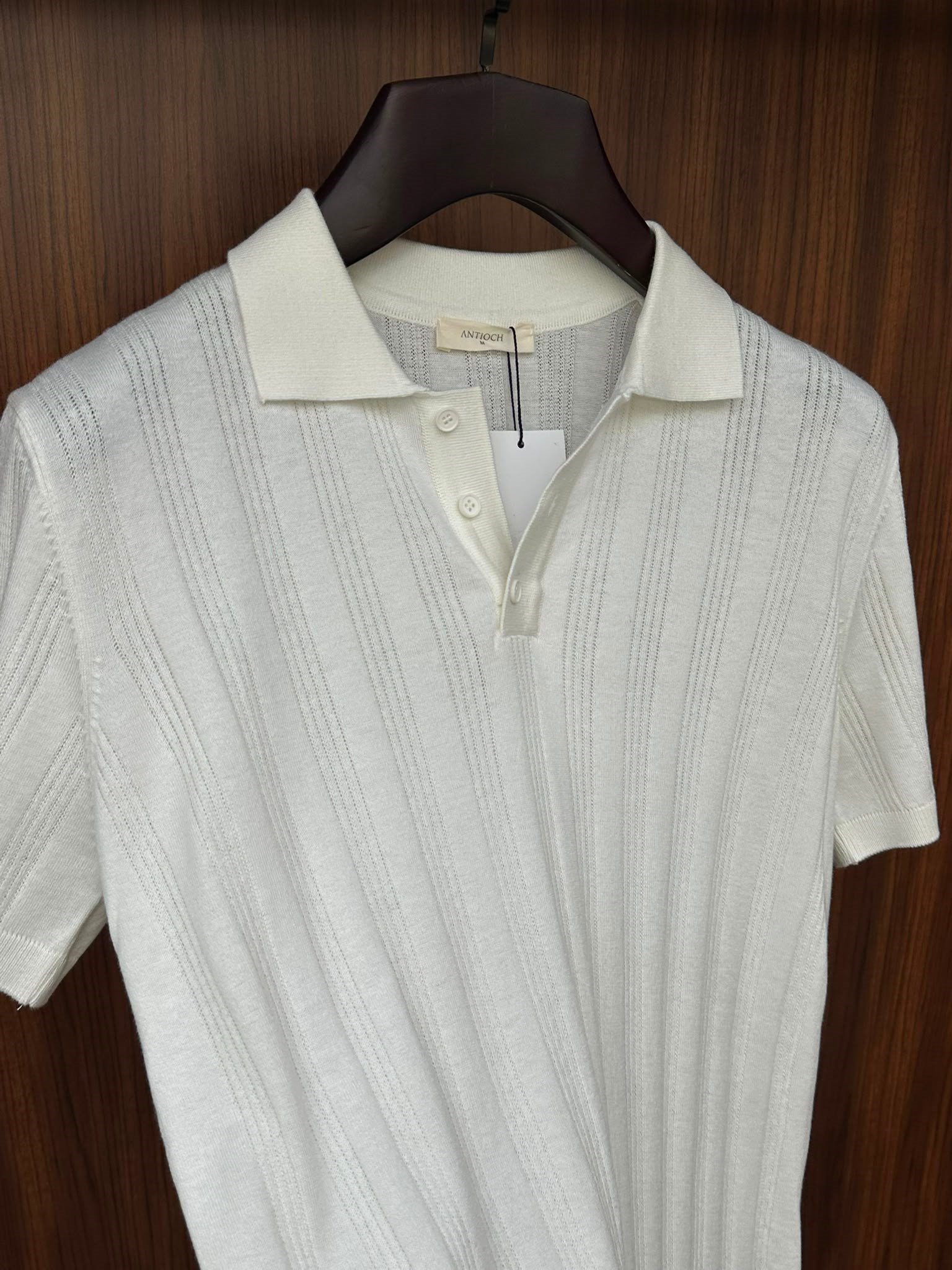Nakış İşleme Detaylı Yakalı Triko T-Shirt