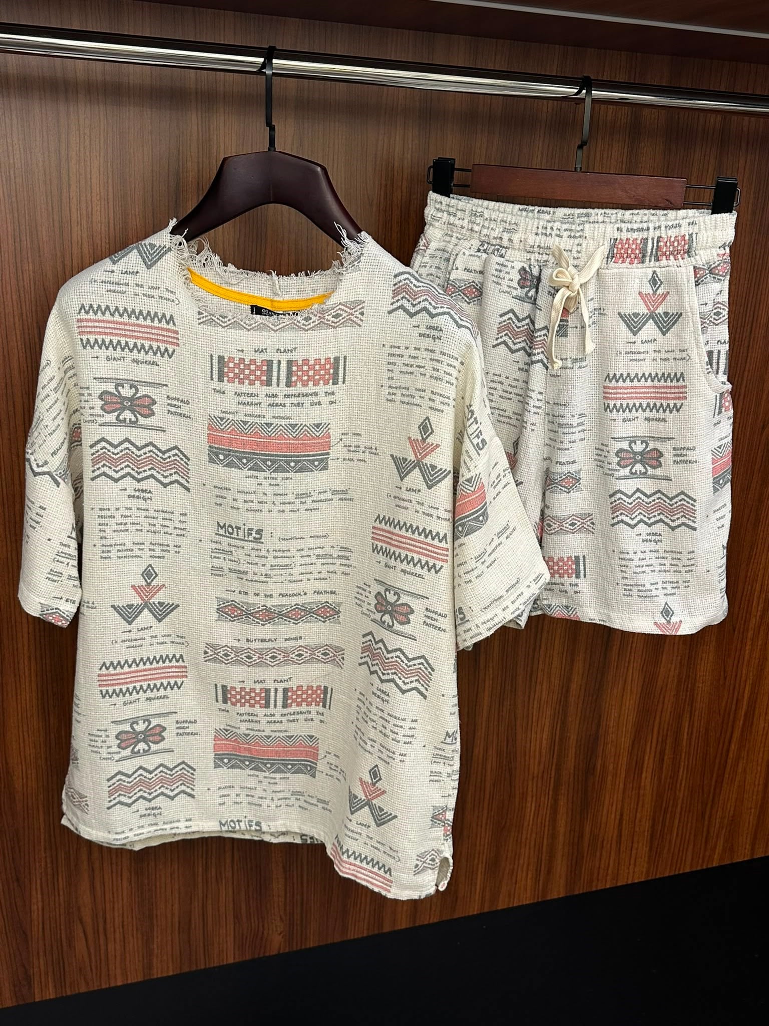 Nora Dijital Baskılı Buldan Kafes T-Shirt