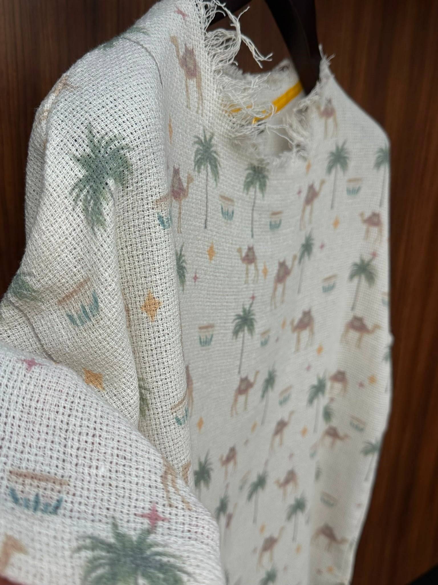 Nora Dijital Baskılı Buldan Kafes T-Shirt