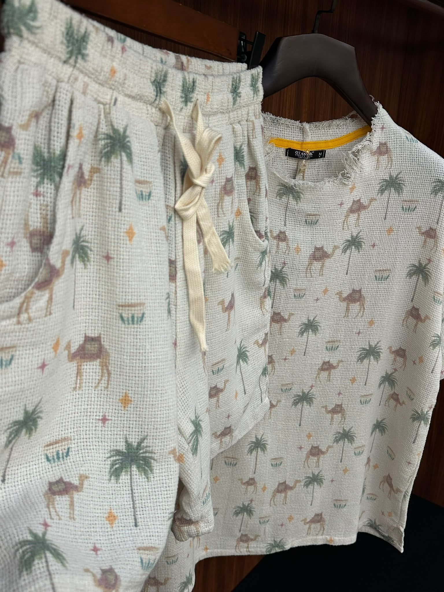 Nora Dijital Baskılı Buldan Kafes T-Shirt