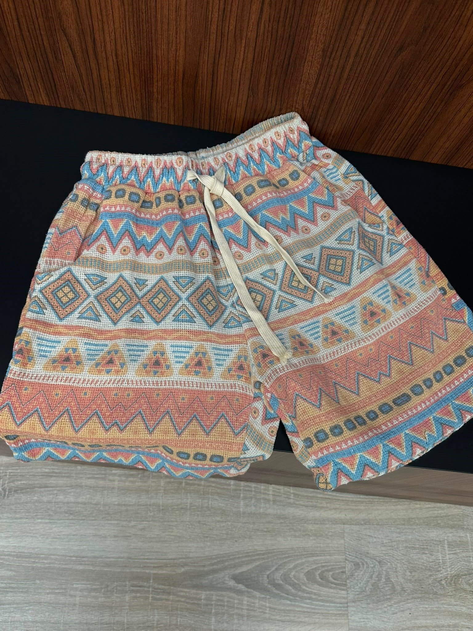 Nora Etnik Desenli Buldan Kafes Şort