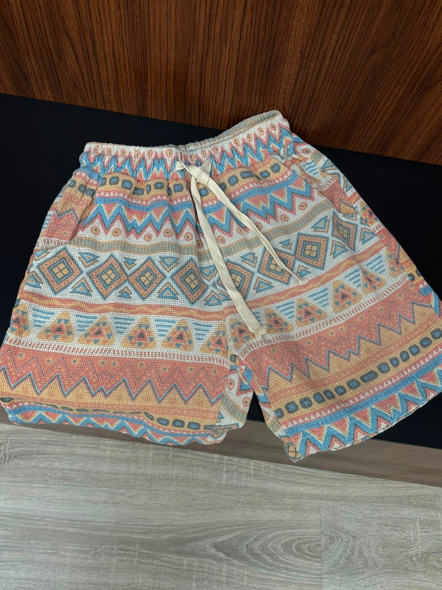 Nora Etnik Desenli Buldan Kafes Şort