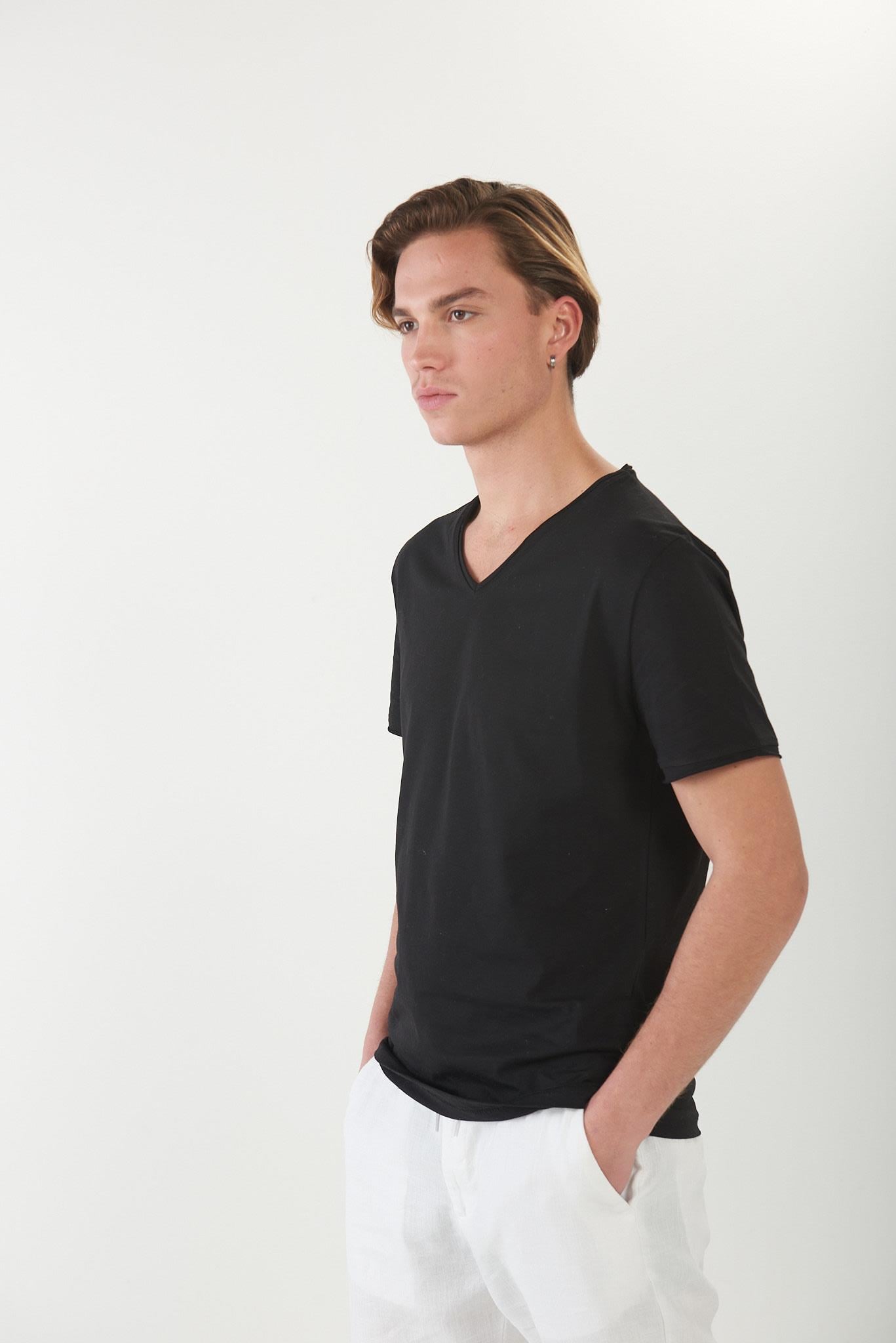 V Yaka Basic T-Shirt
