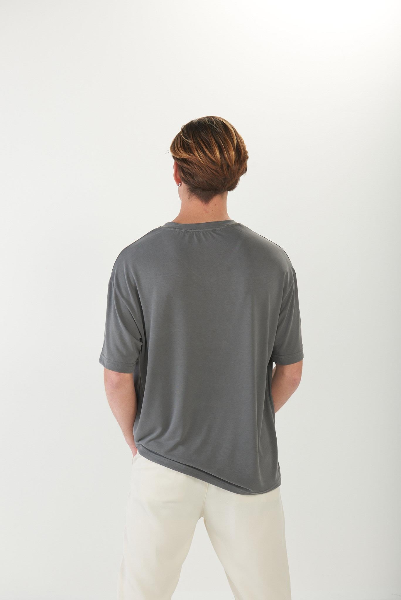 V Yaka Düz Basic T-Shirt