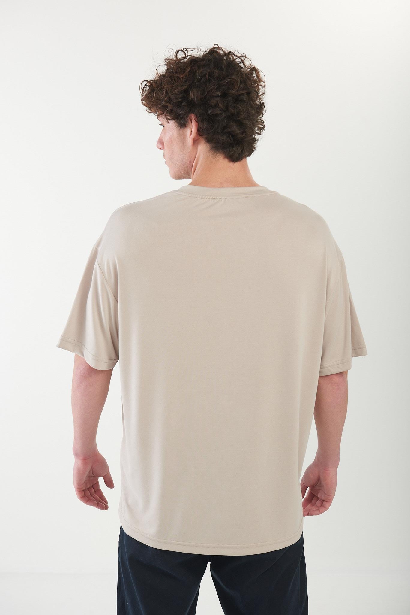 V Yaka Düz Basic T-Shirt