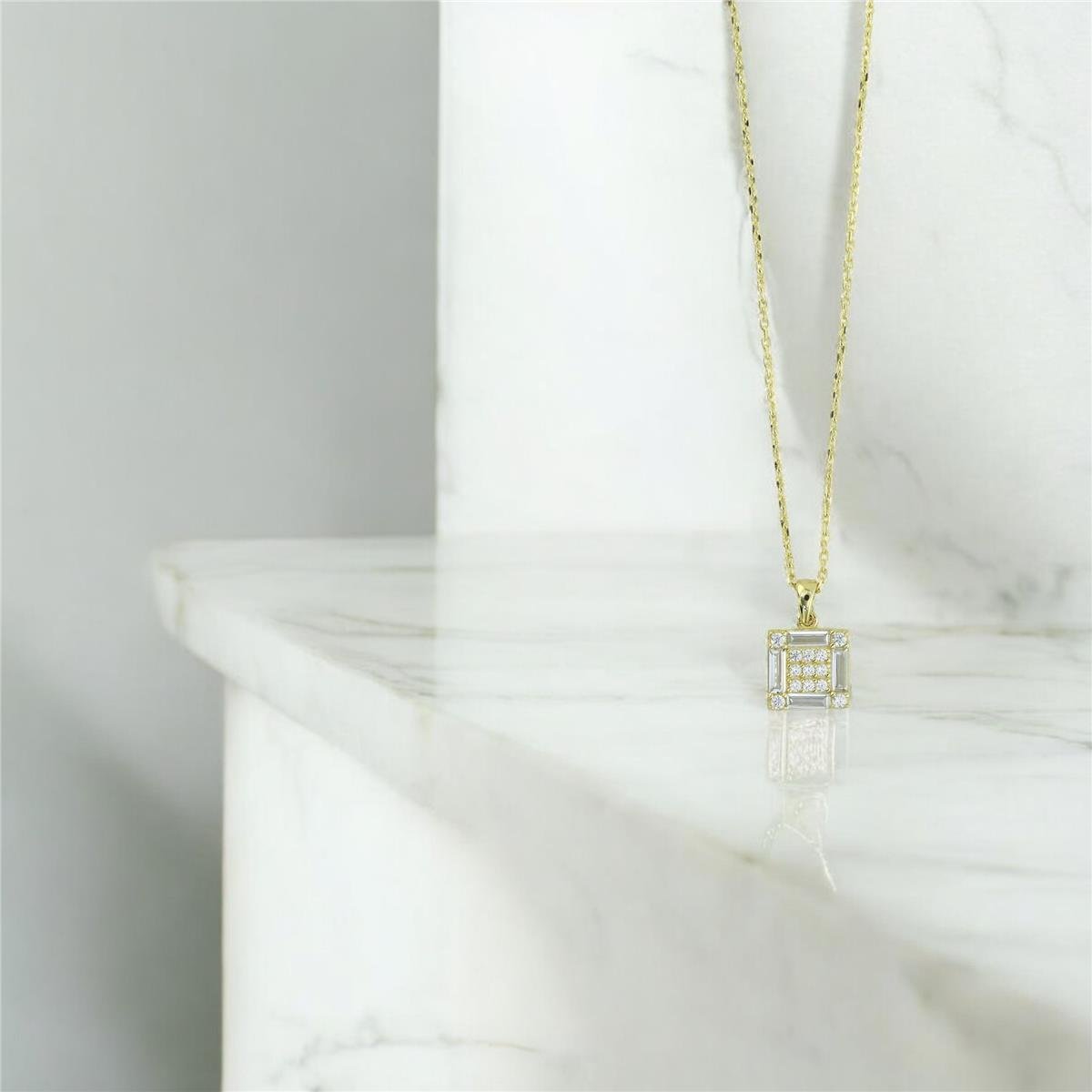 14 Ayar Altın Baget Kolye  -  0205077