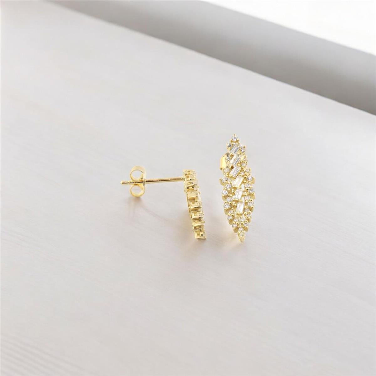 14 Ayar Altın Baget Küpe  -  0180837