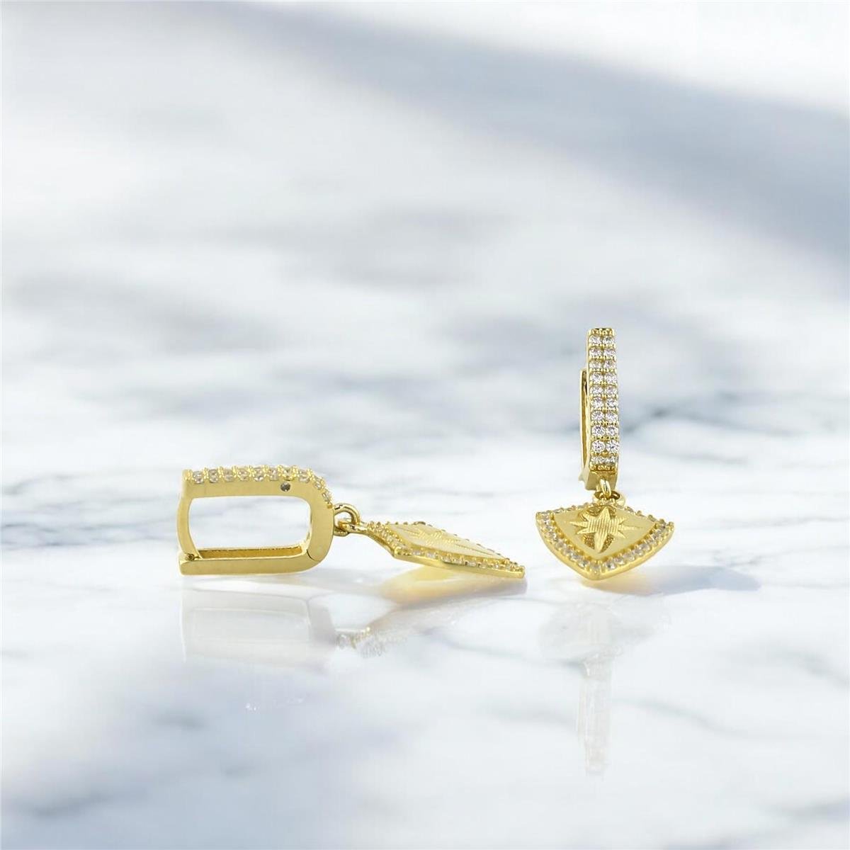 14 Ayar Altın Tasarım Küpe  -  0193610