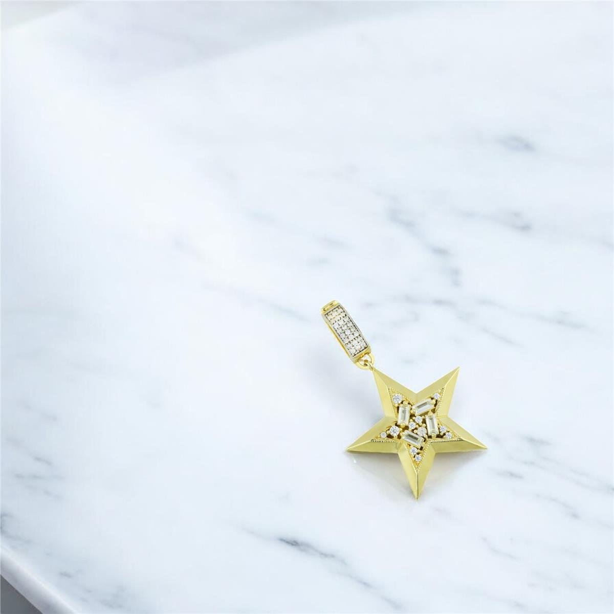 14 Ayar Altın Yıldızlı Kolye Ucu  -  0205255