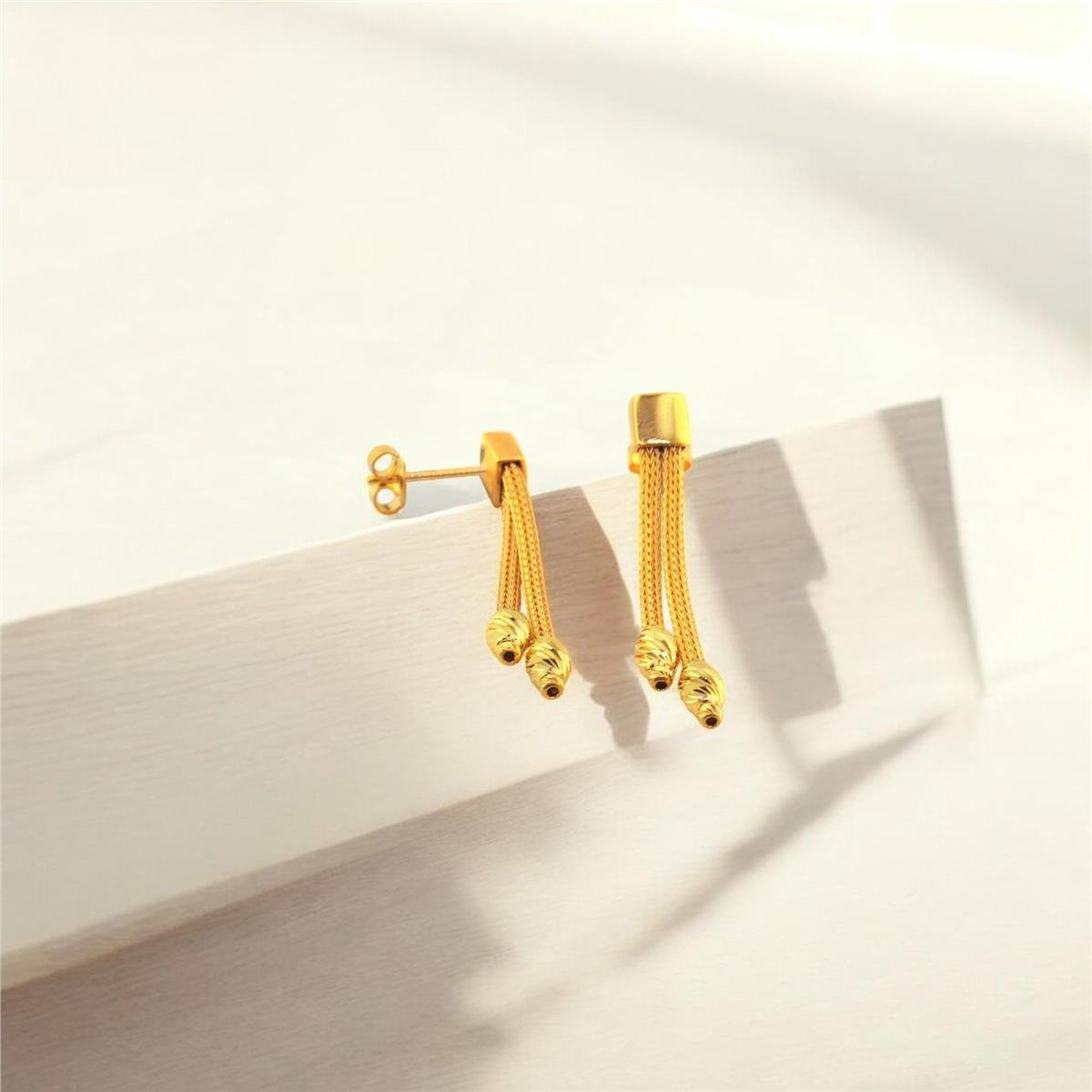 22 Ayar Altın Tasarım Küpe  -  0182200