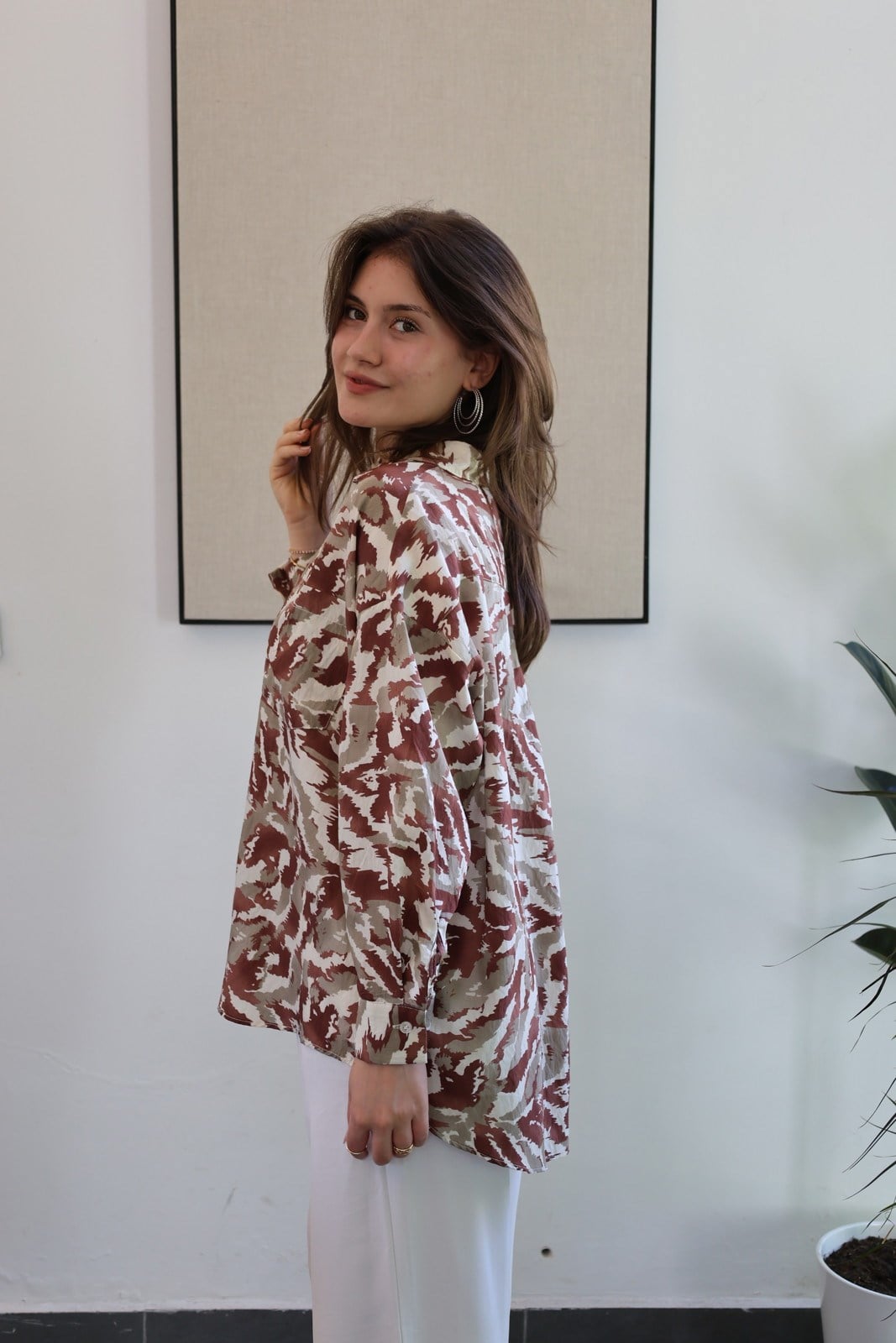 Batik Desen Tiril Kumaş Oversize Gömlek - Kahve