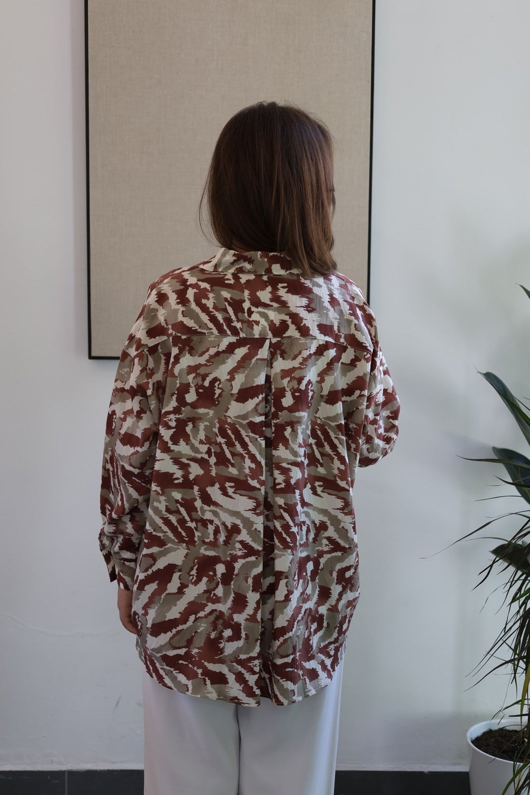 Batik Desen Tiril Kumaş Oversize Gömlek - Kahve